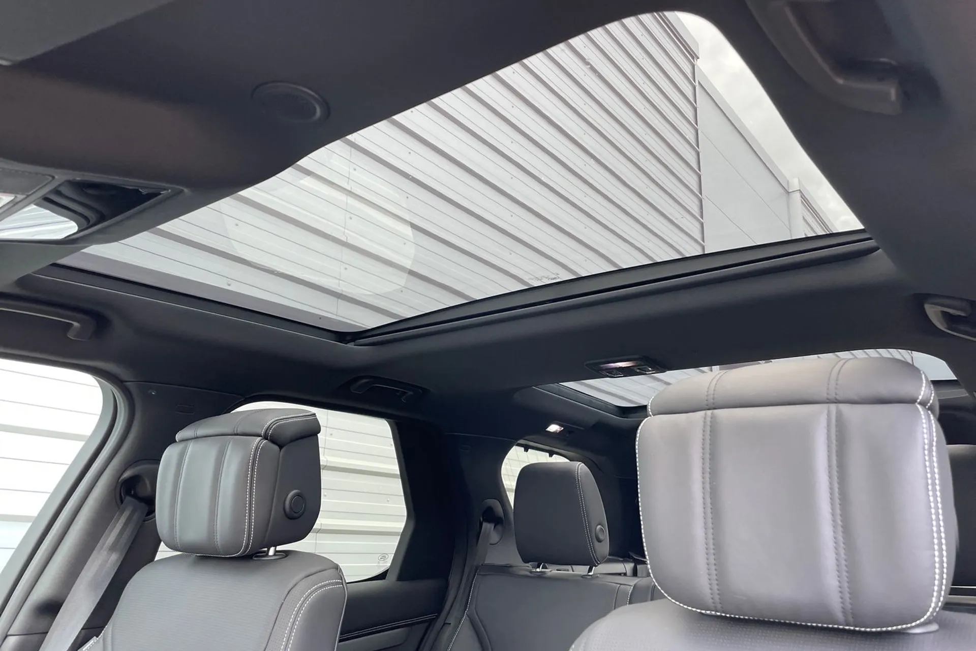 LAND ROVER DISCOVERY thumbnail image number 4