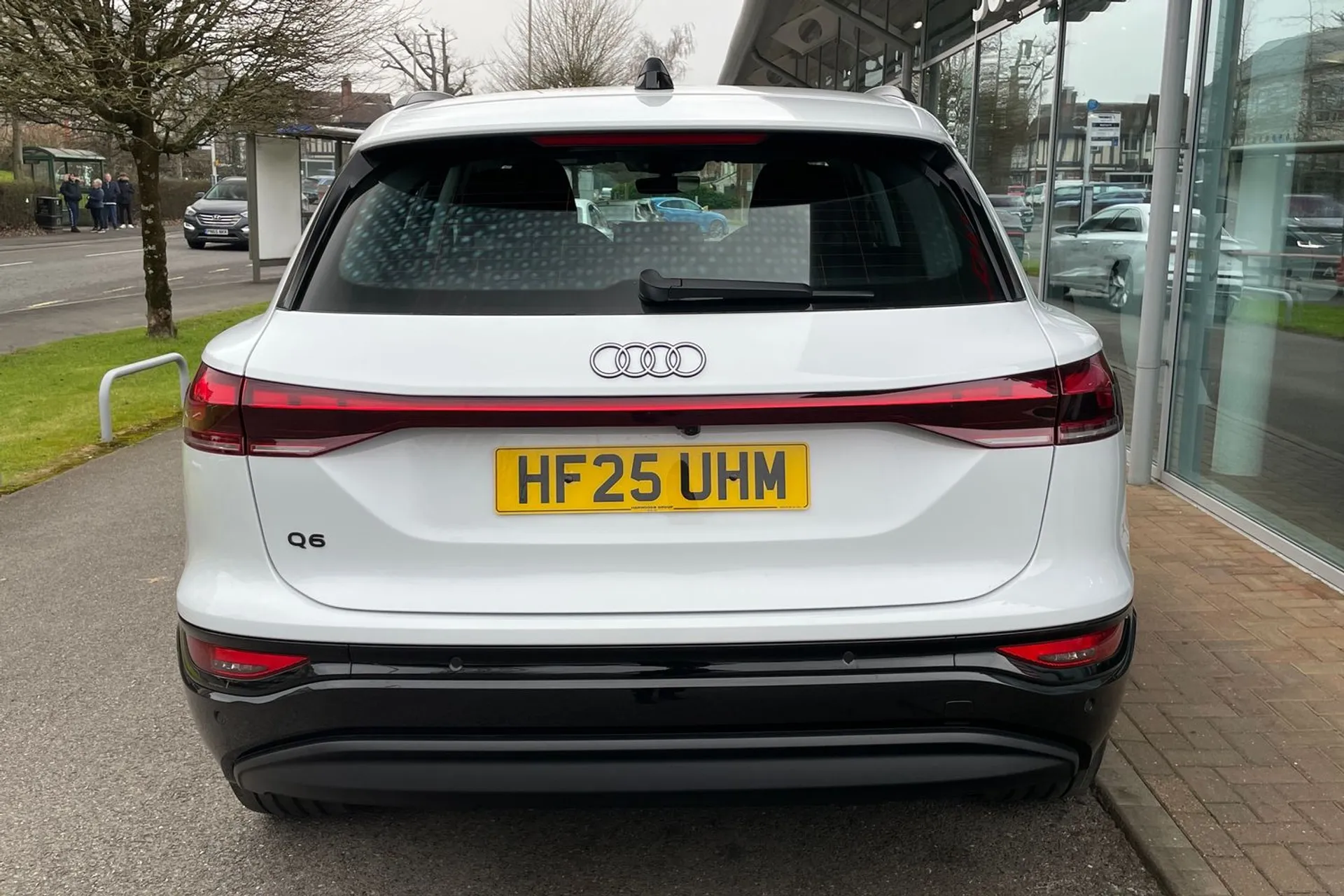 Audi Q6 thumbnail image number 10
