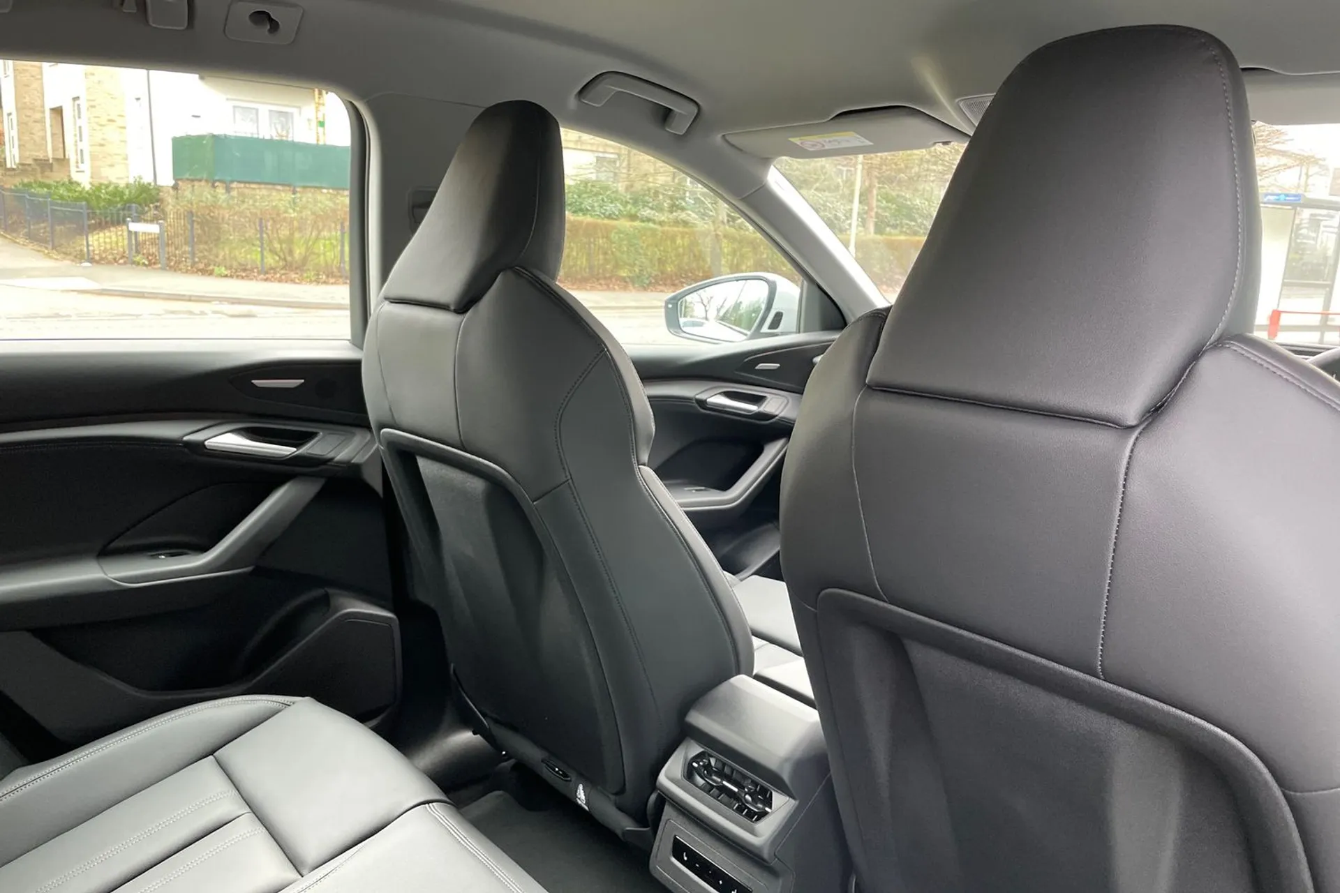 Audi Q6 thumbnail image number 24
