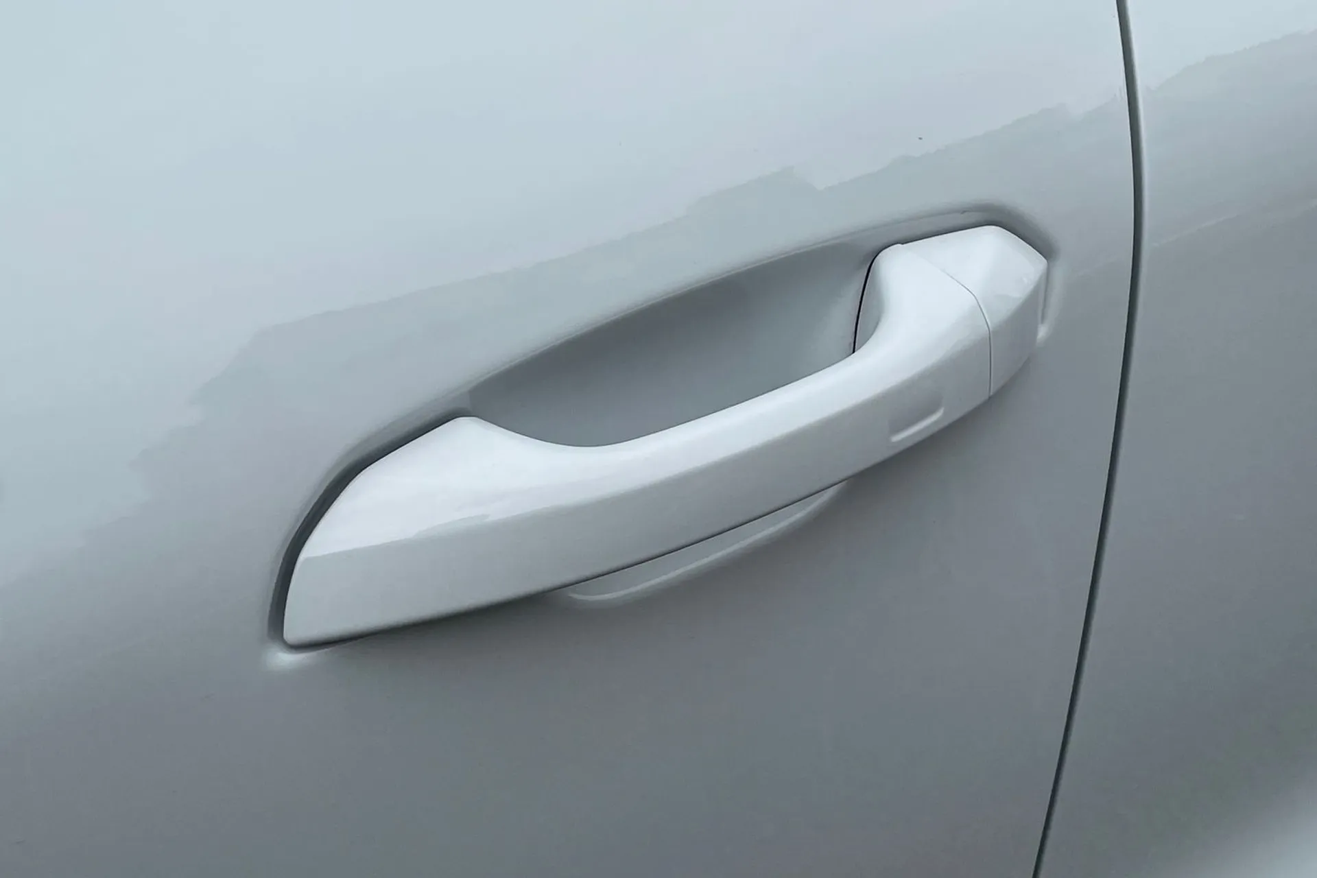 Audi Q6 thumbnail image number 17