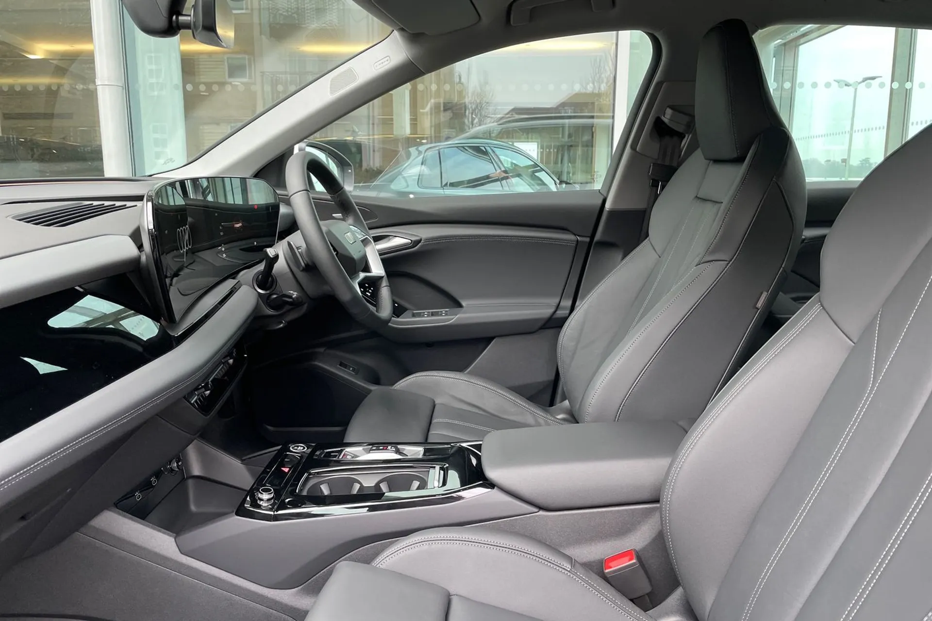 Audi Q6 thumbnail image number 27