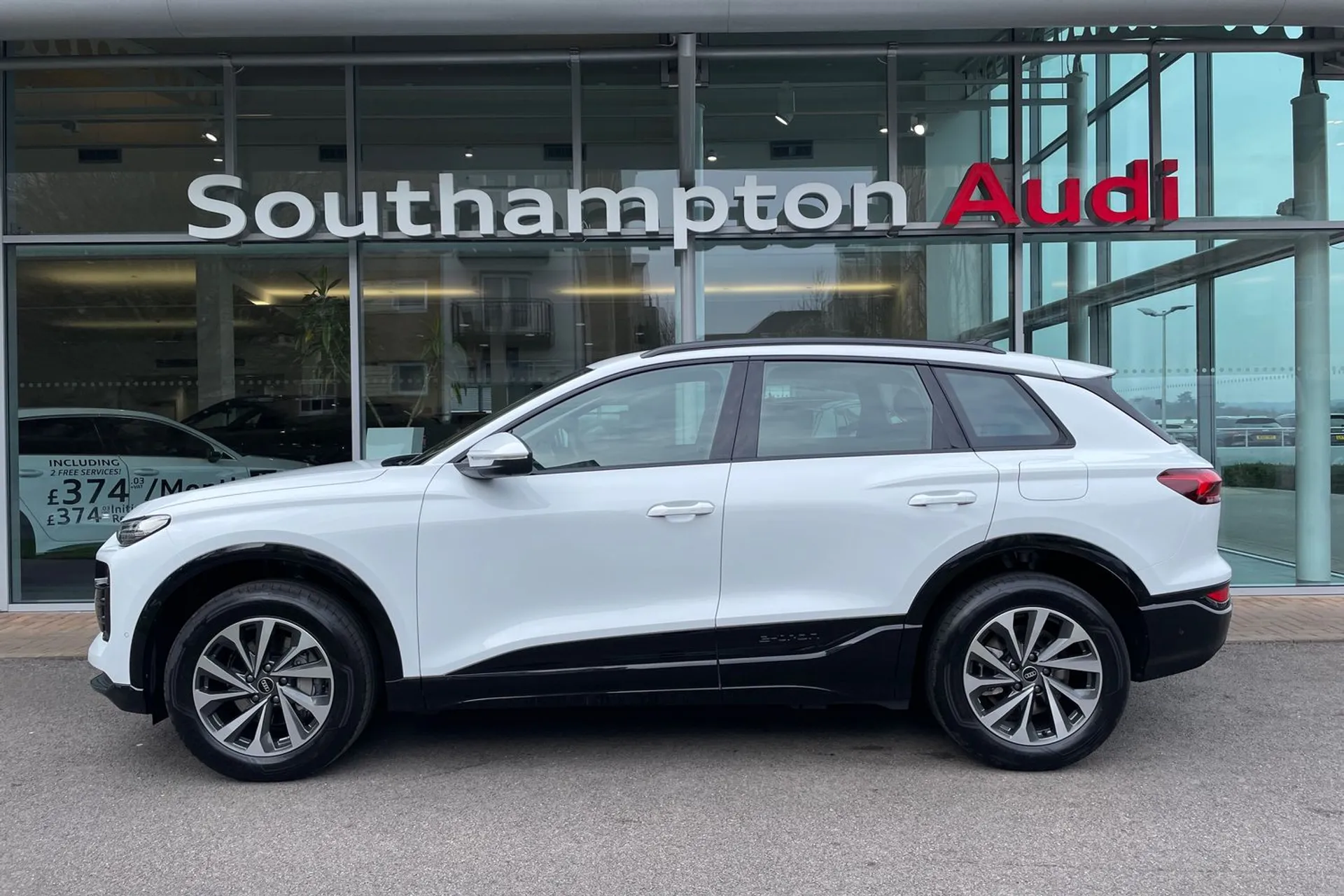 Audi Q6 thumbnail image number 11