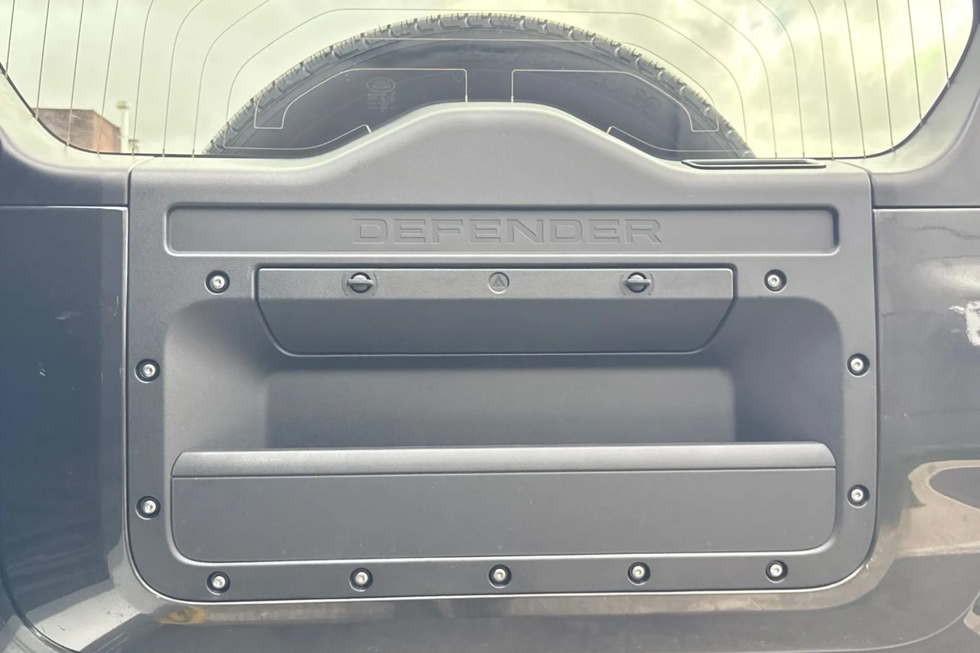 LAND ROVER DEFENDER thumbnail image number 35