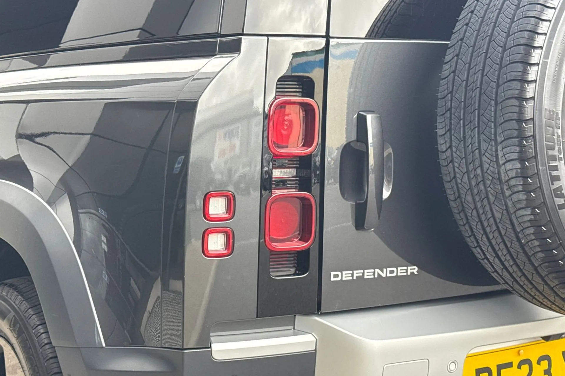 LAND ROVER DEFENDER thumbnail image number 31