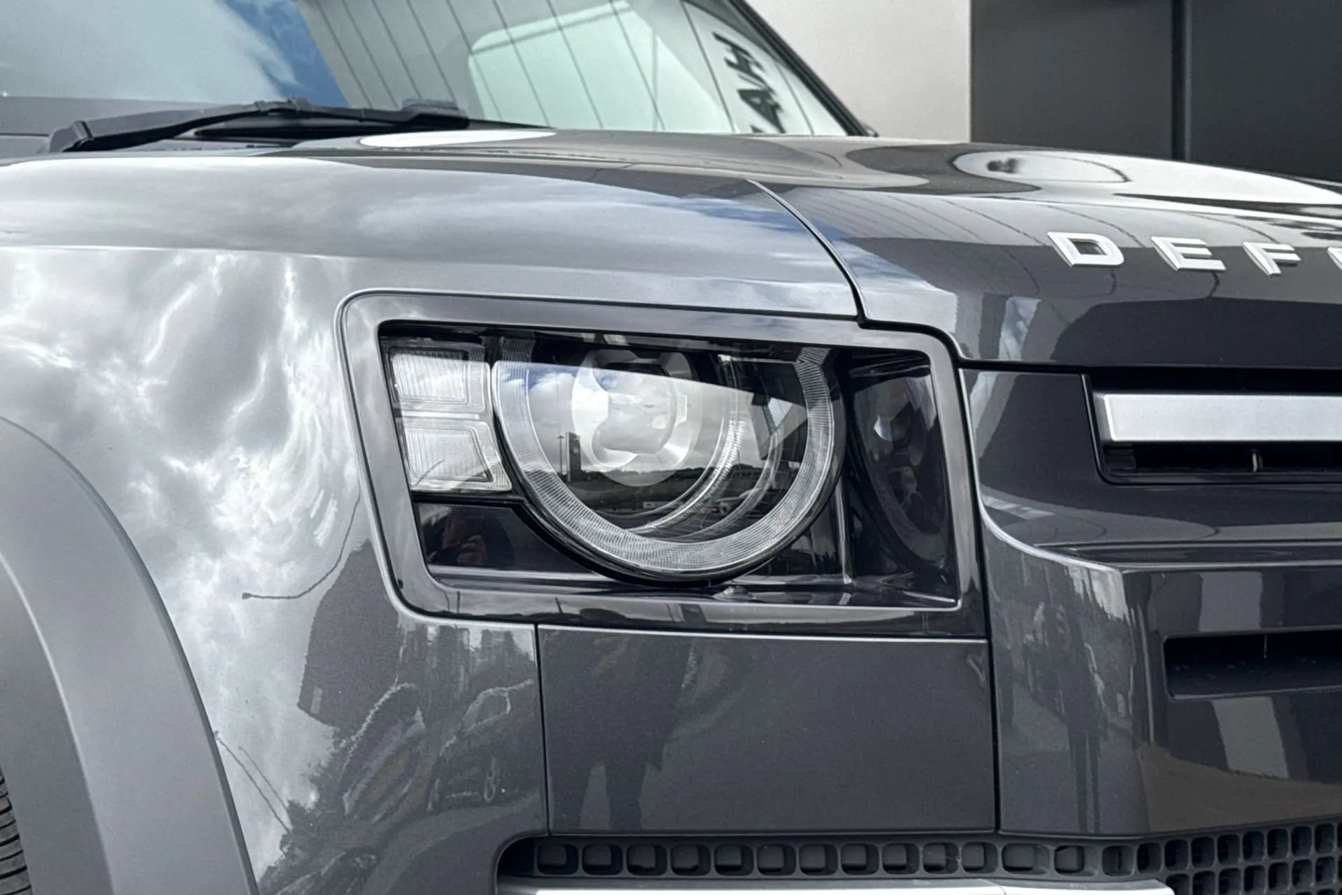 LAND ROVER DEFENDER thumbnail image number 17