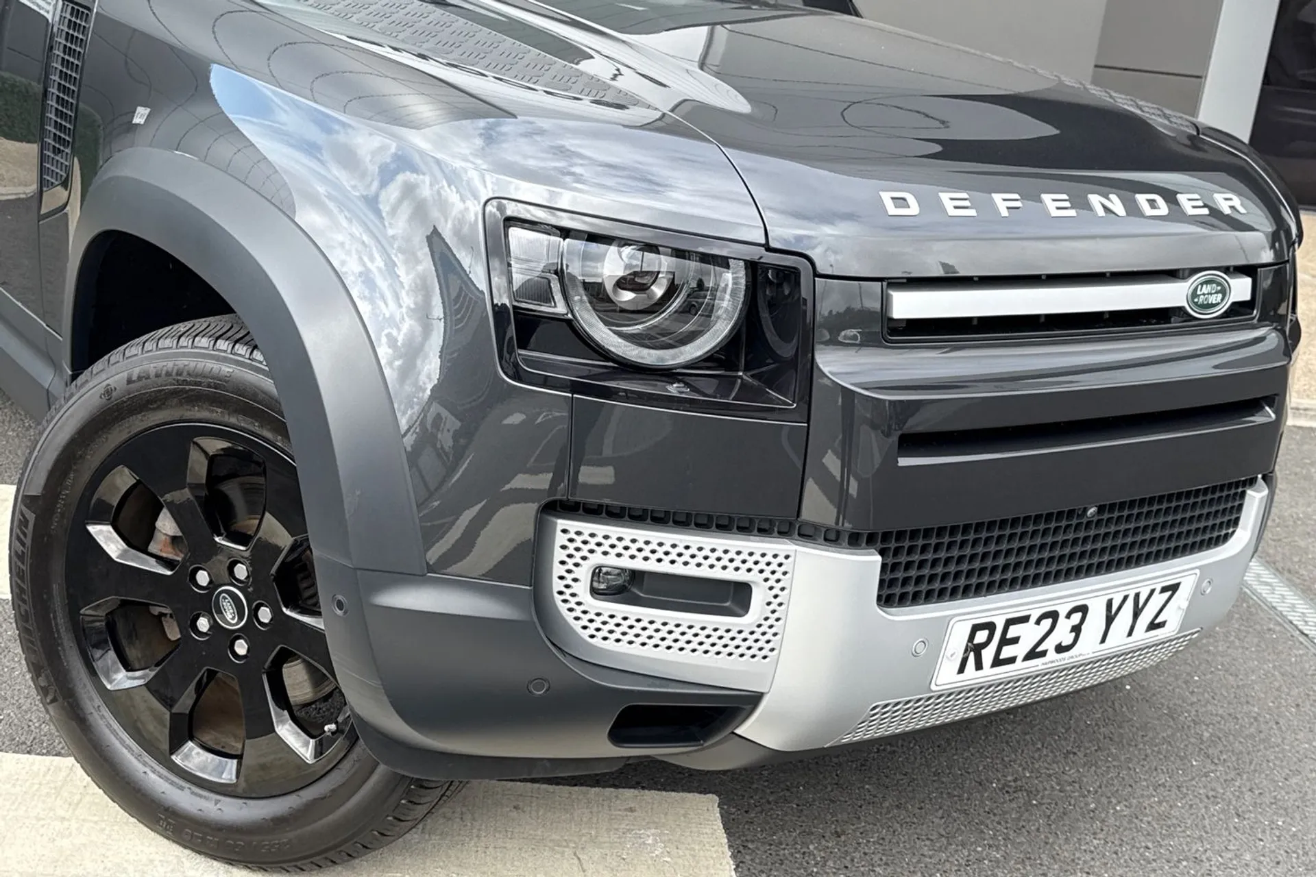 LAND ROVER DEFENDER thumbnail image number 16