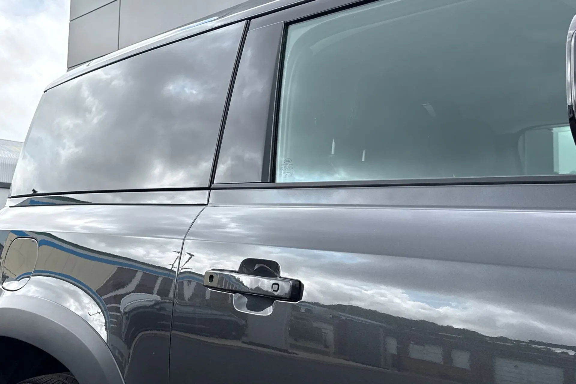 LAND ROVER DEFENDER thumbnail image number 26