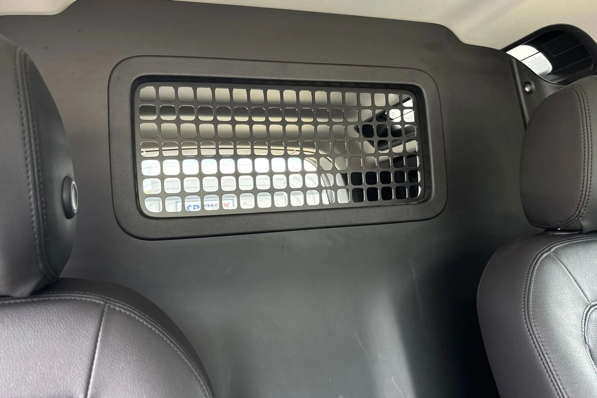 LAND ROVER DEFENDER thumbnail image number 48
