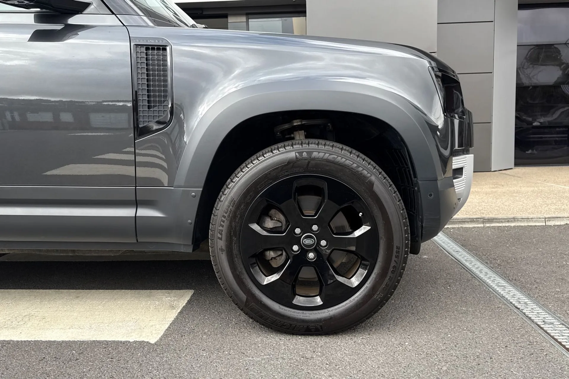LAND ROVER DEFENDER thumbnail image number 15