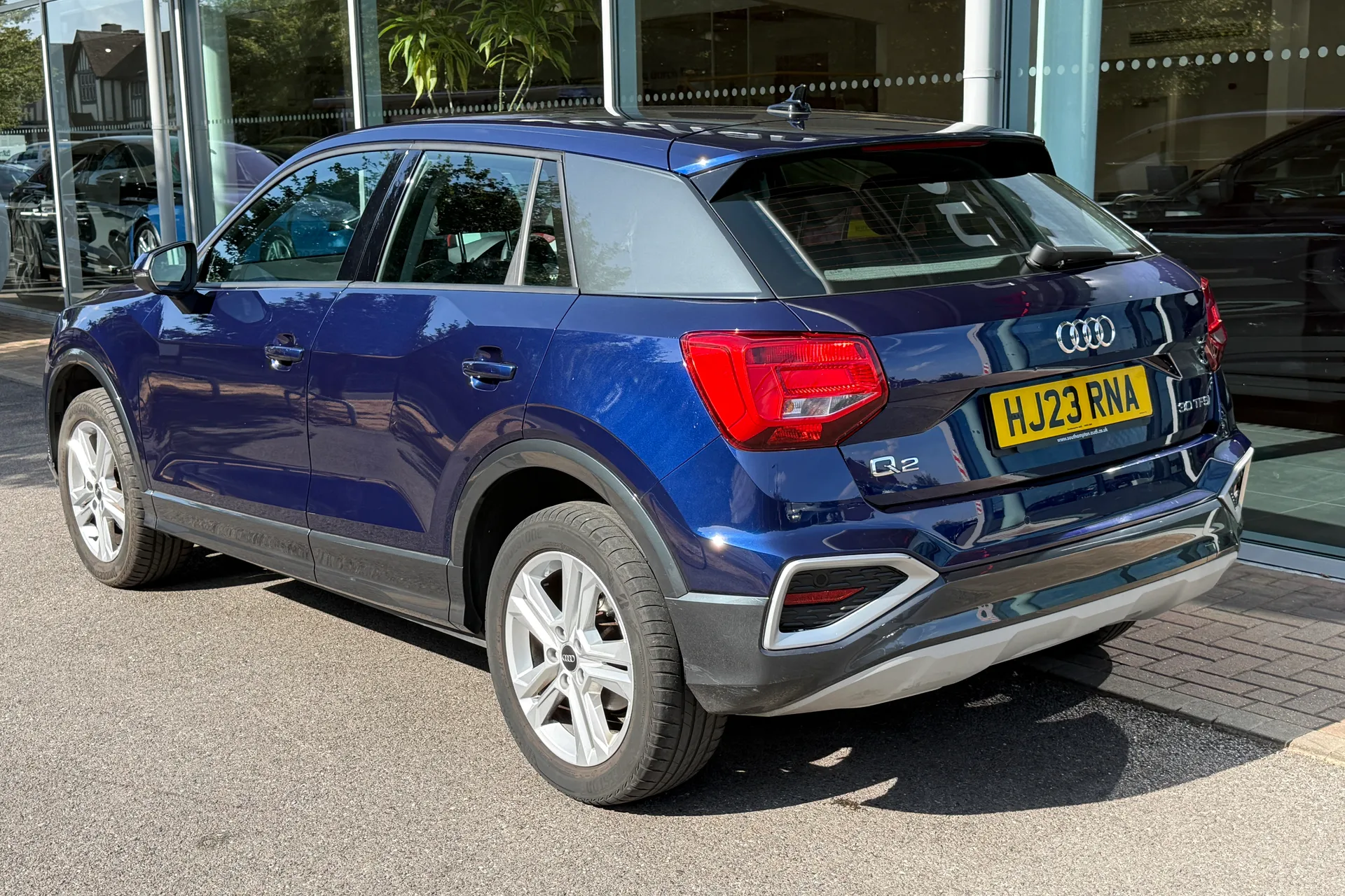 Audi Q2 thumbnail image number 3