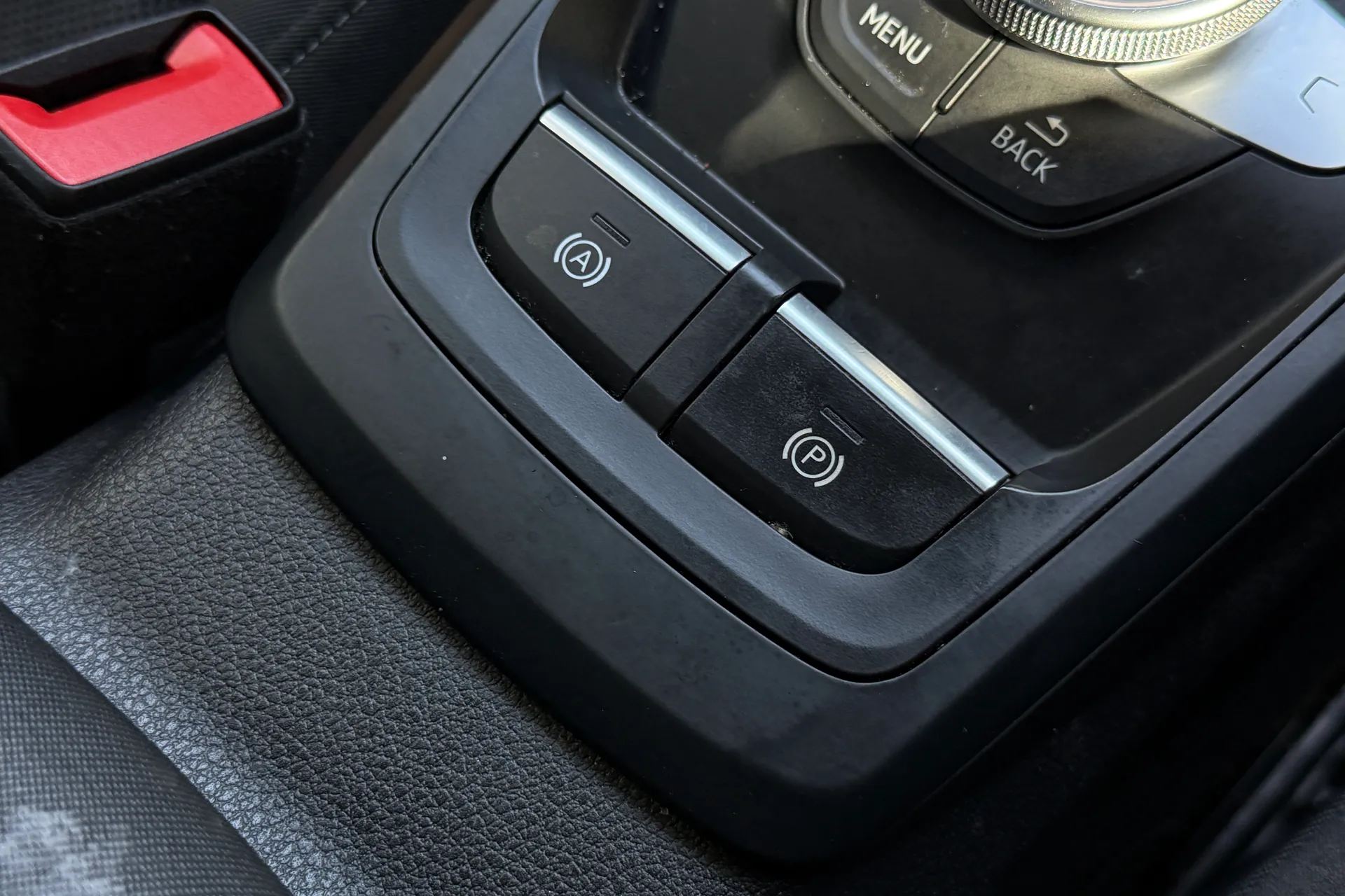 Audi Q2 thumbnail image number 25