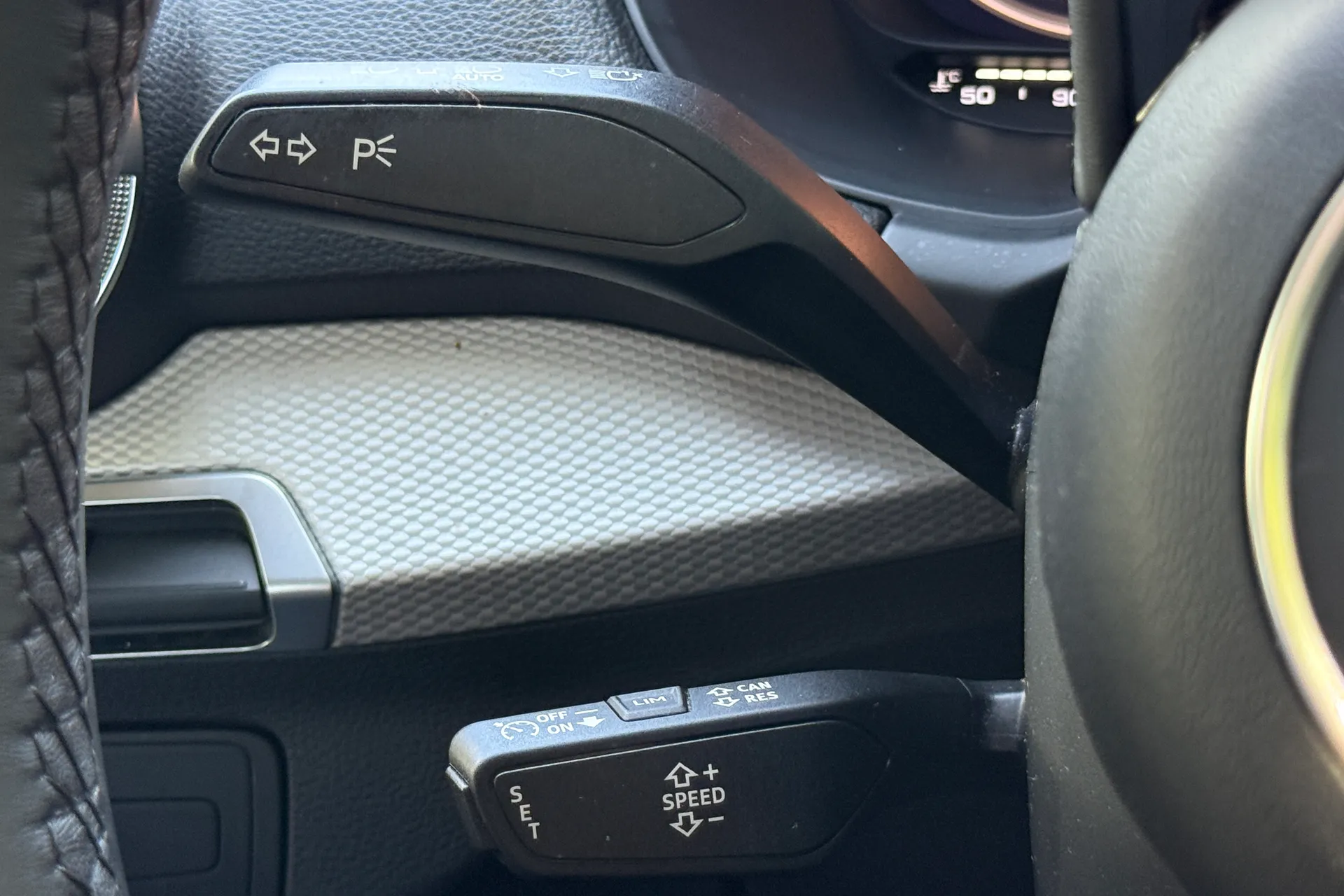 Audi Q2 thumbnail image number 13