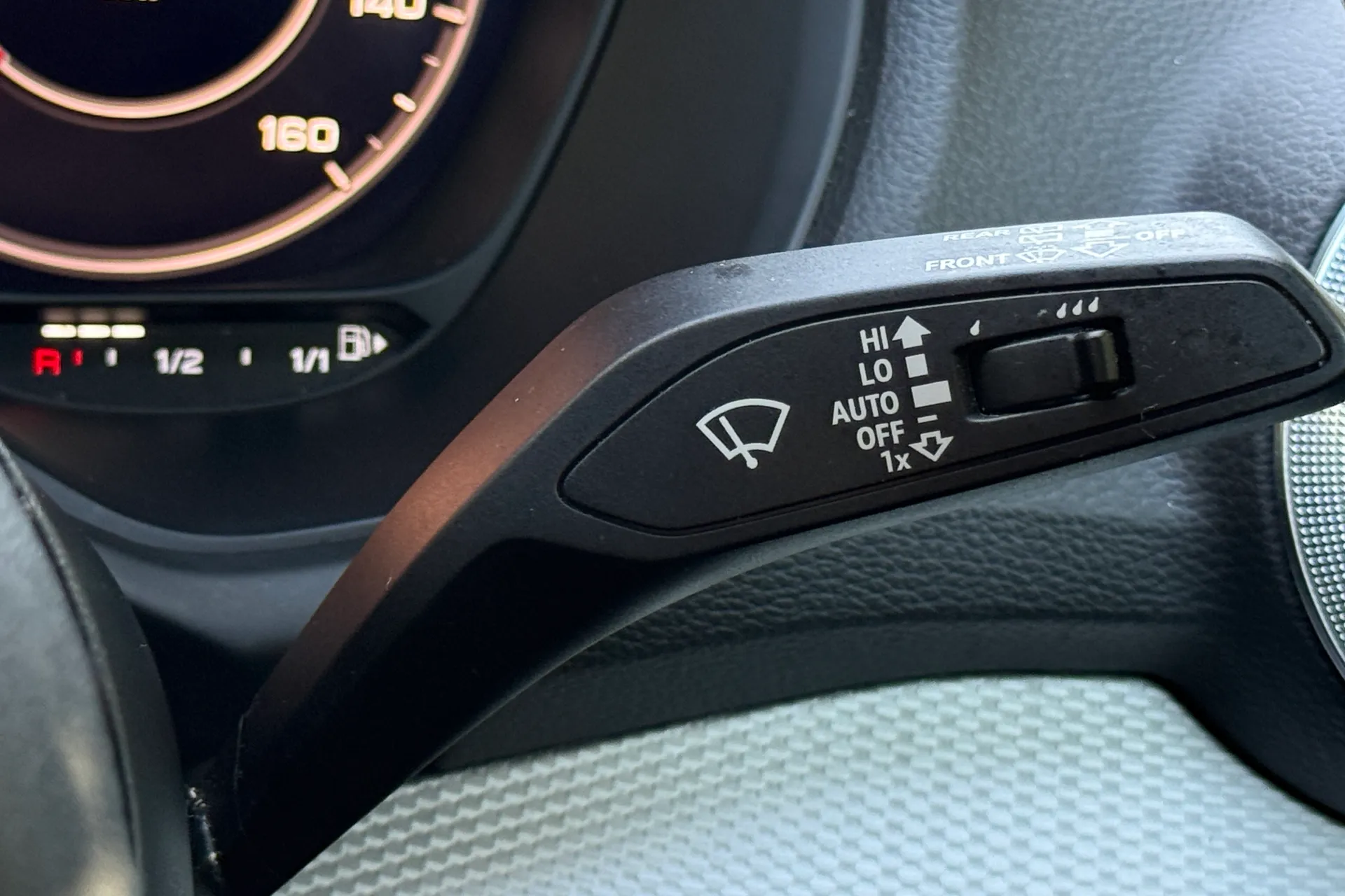 Audi Q2 thumbnail image number 12