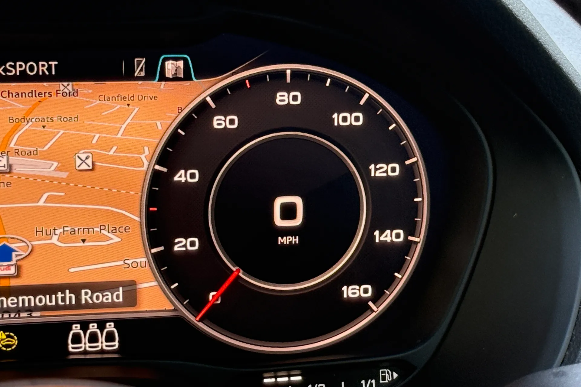 Audi Q2 thumbnail image number 8