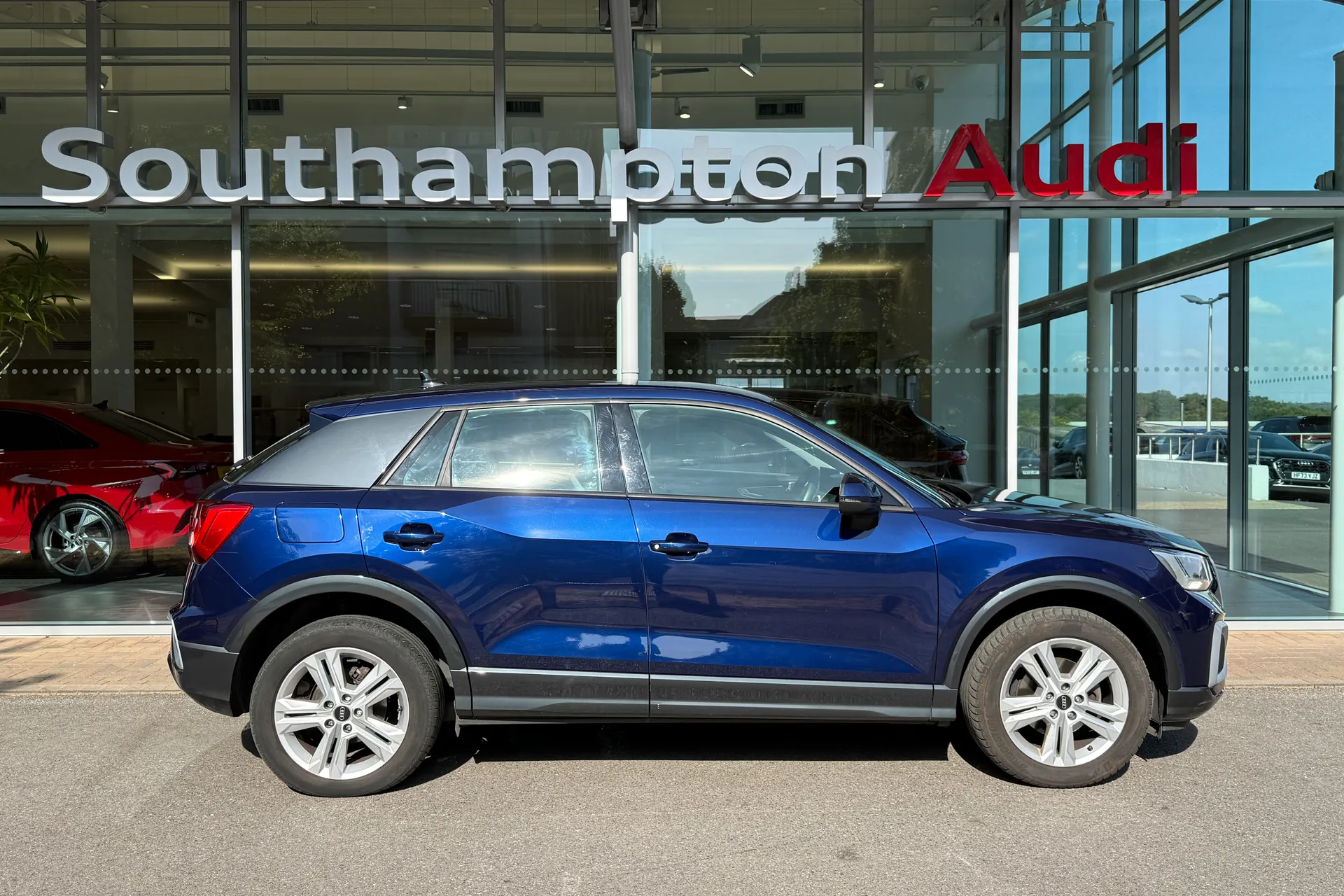 Audi Q2 thumbnail image number 4