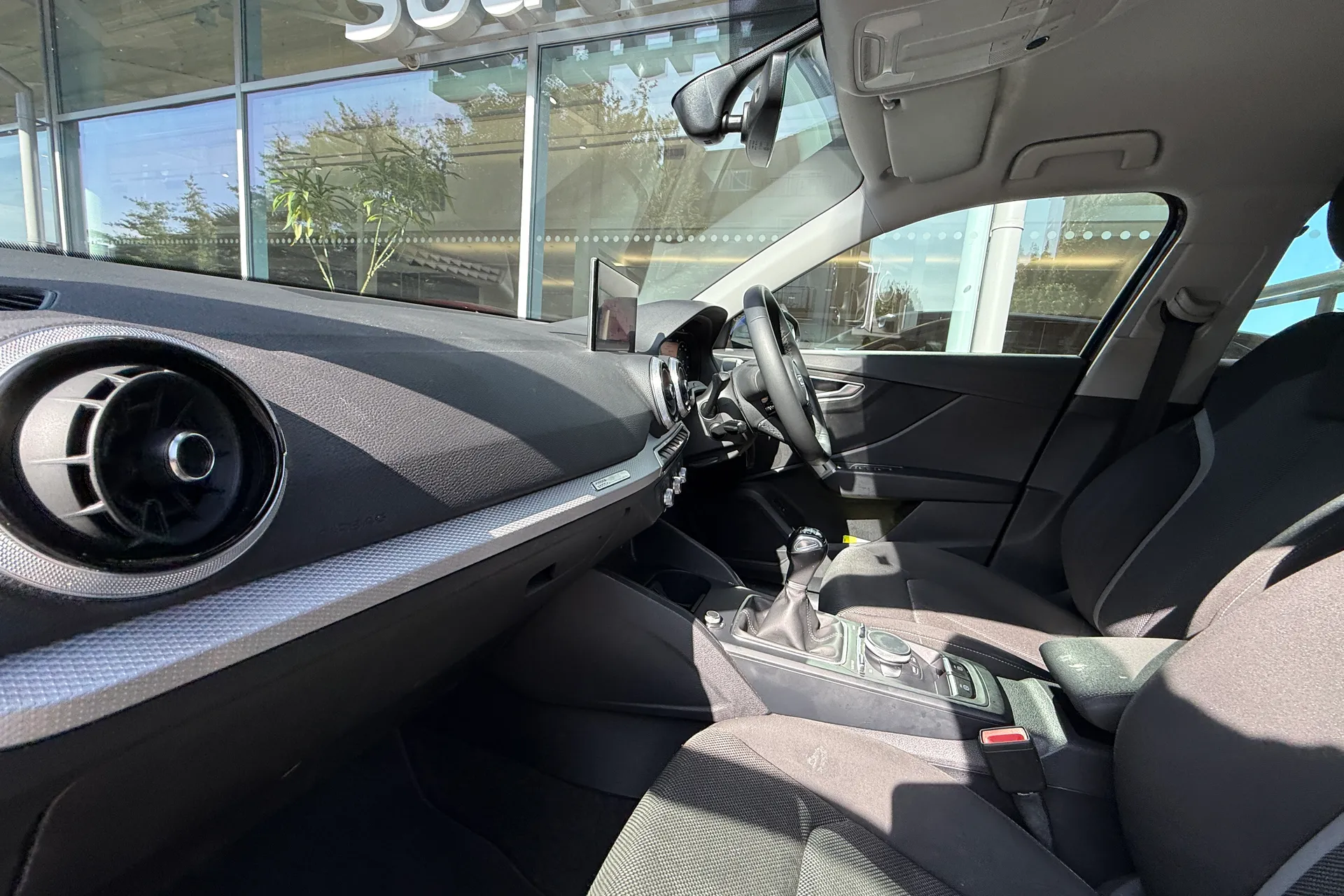 Audi Q2 thumbnail image number 2