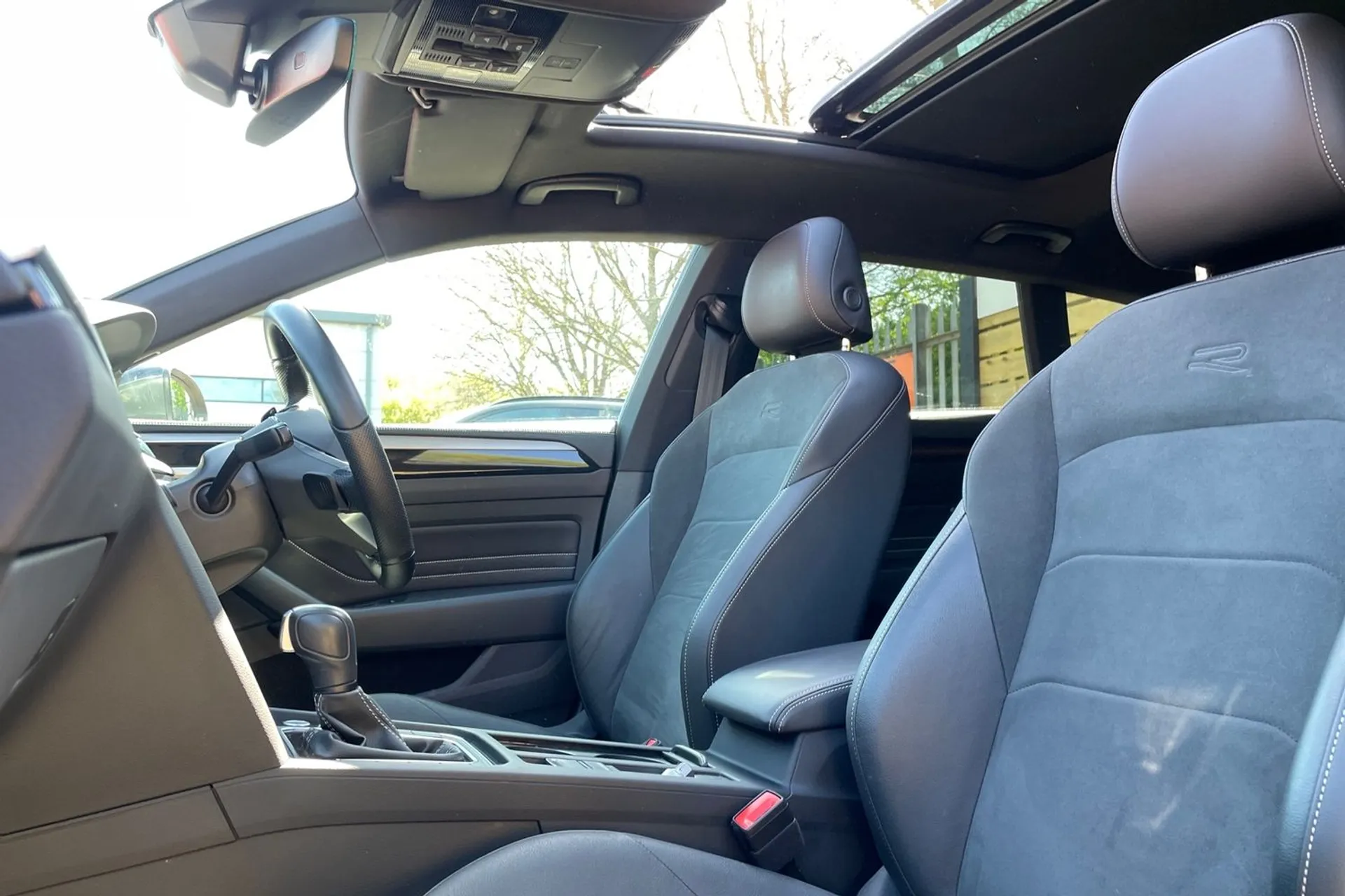 VOLKSWAGEN ARTEON thumbnail image number 29