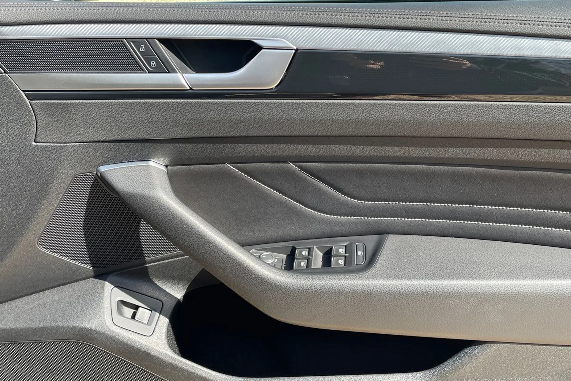 VOLKSWAGEN ARTEON thumbnail image number 40