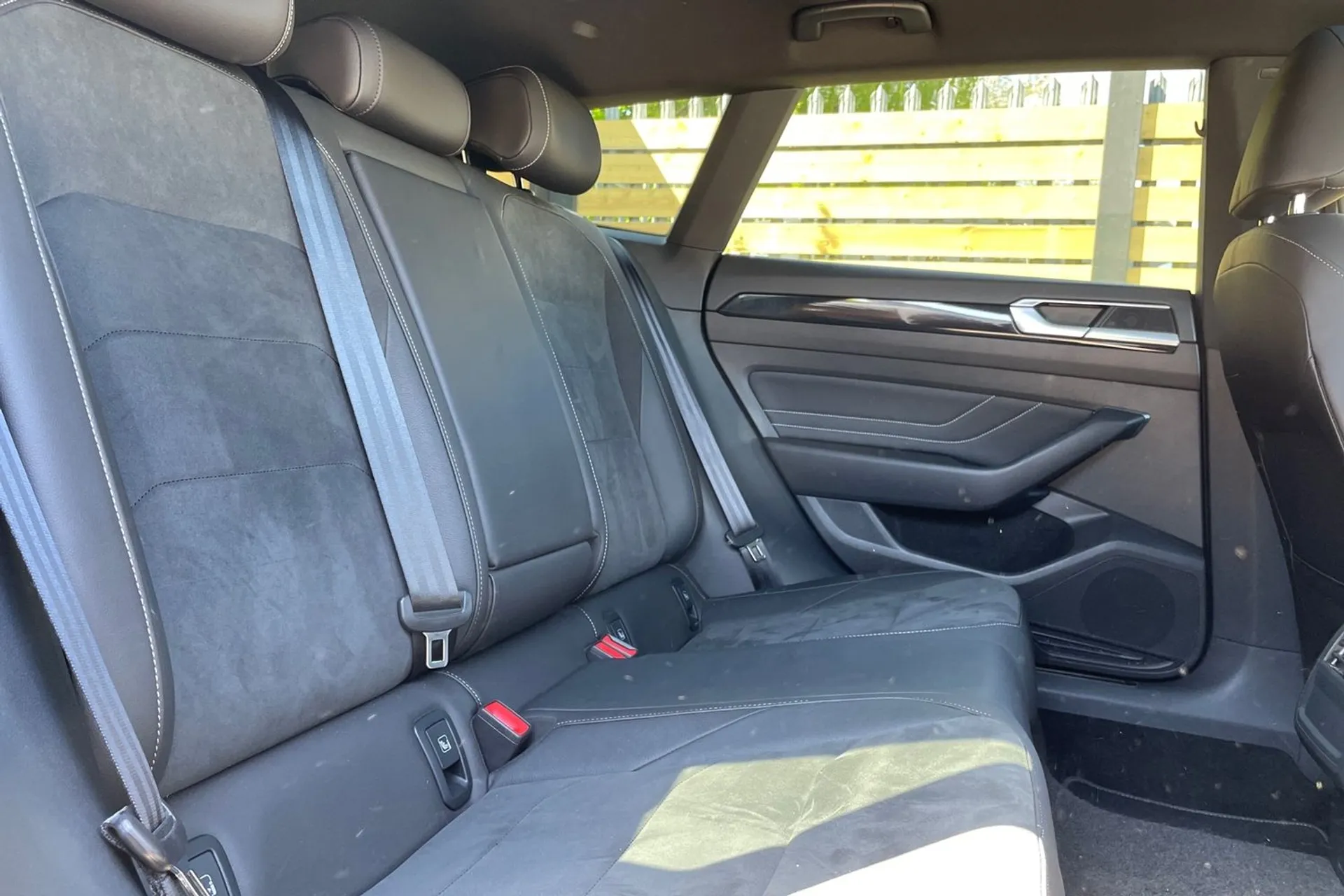 VOLKSWAGEN ARTEON thumbnail image number 23