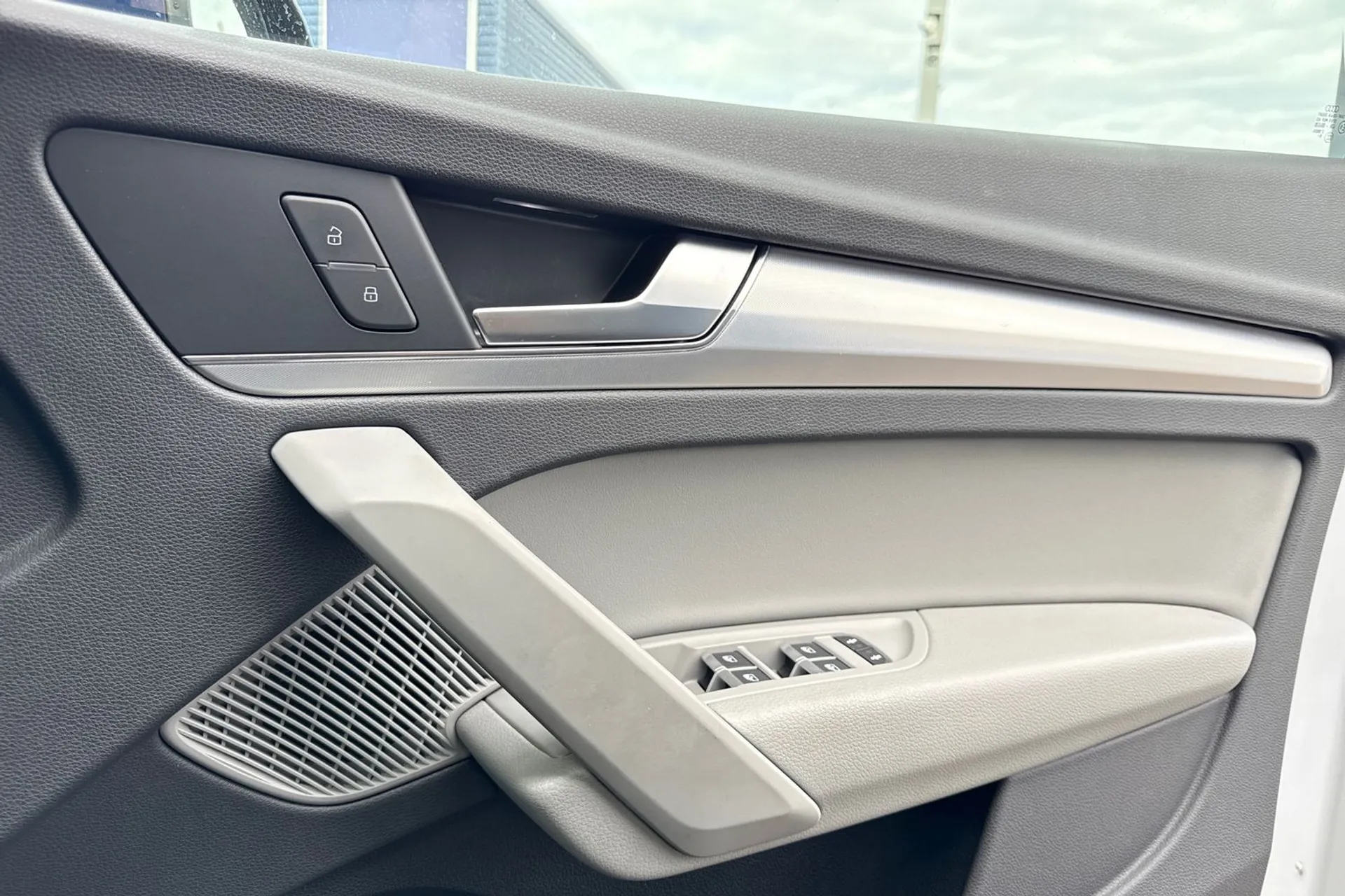 Audi Q5 thumbnail image number 46