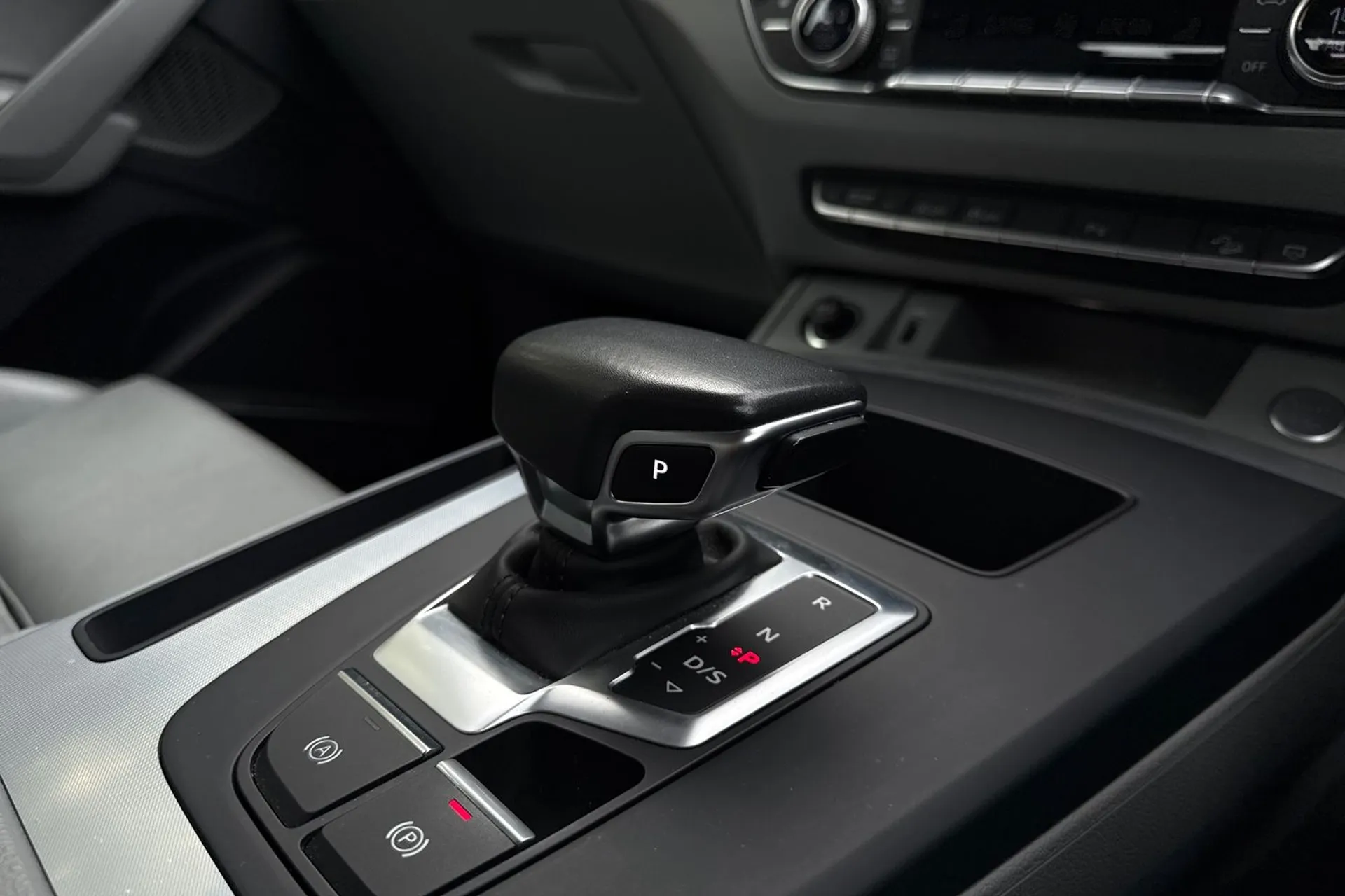 Audi Q5 thumbnail image number 30