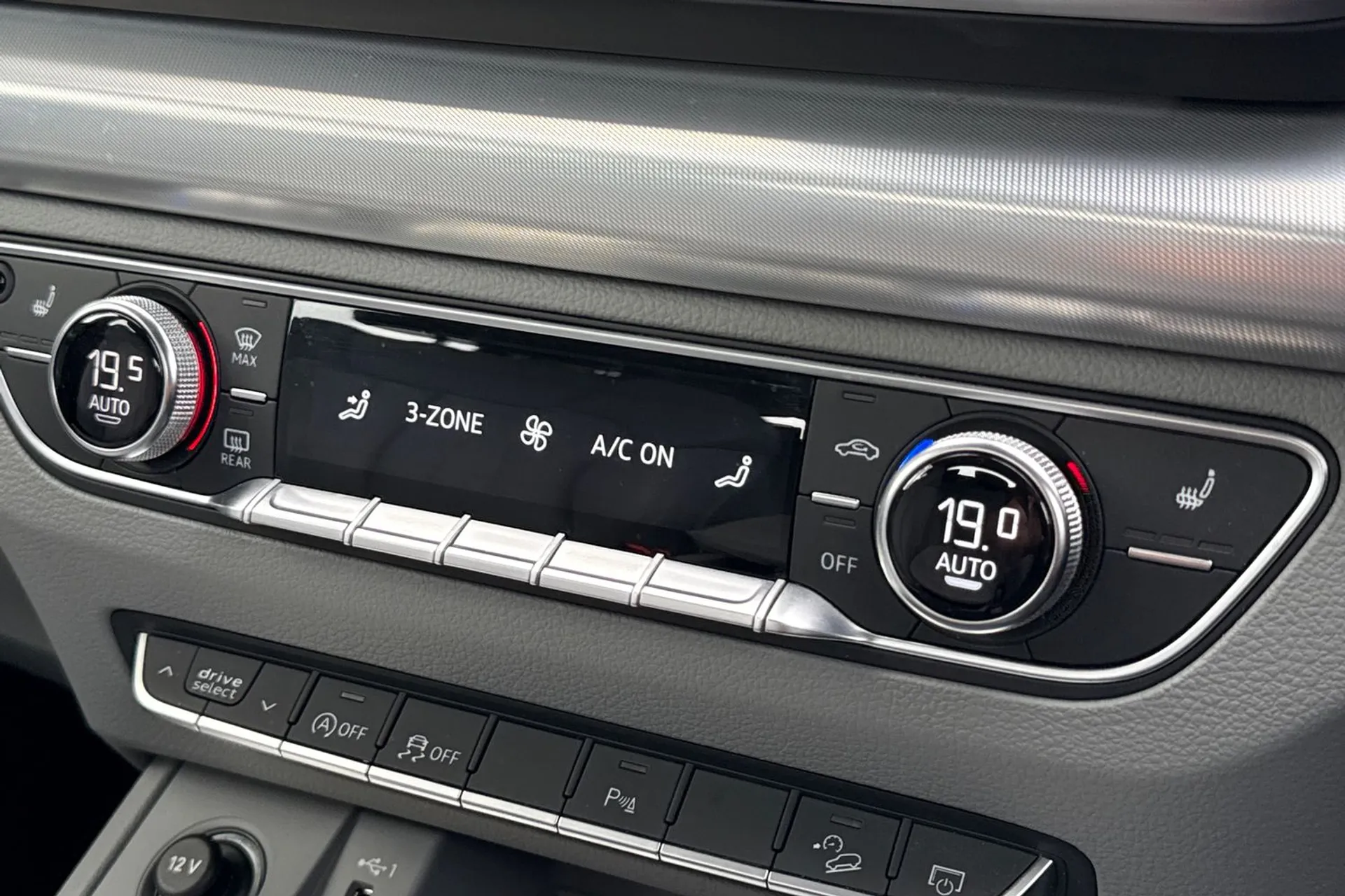 Audi Q5 thumbnail image number 28