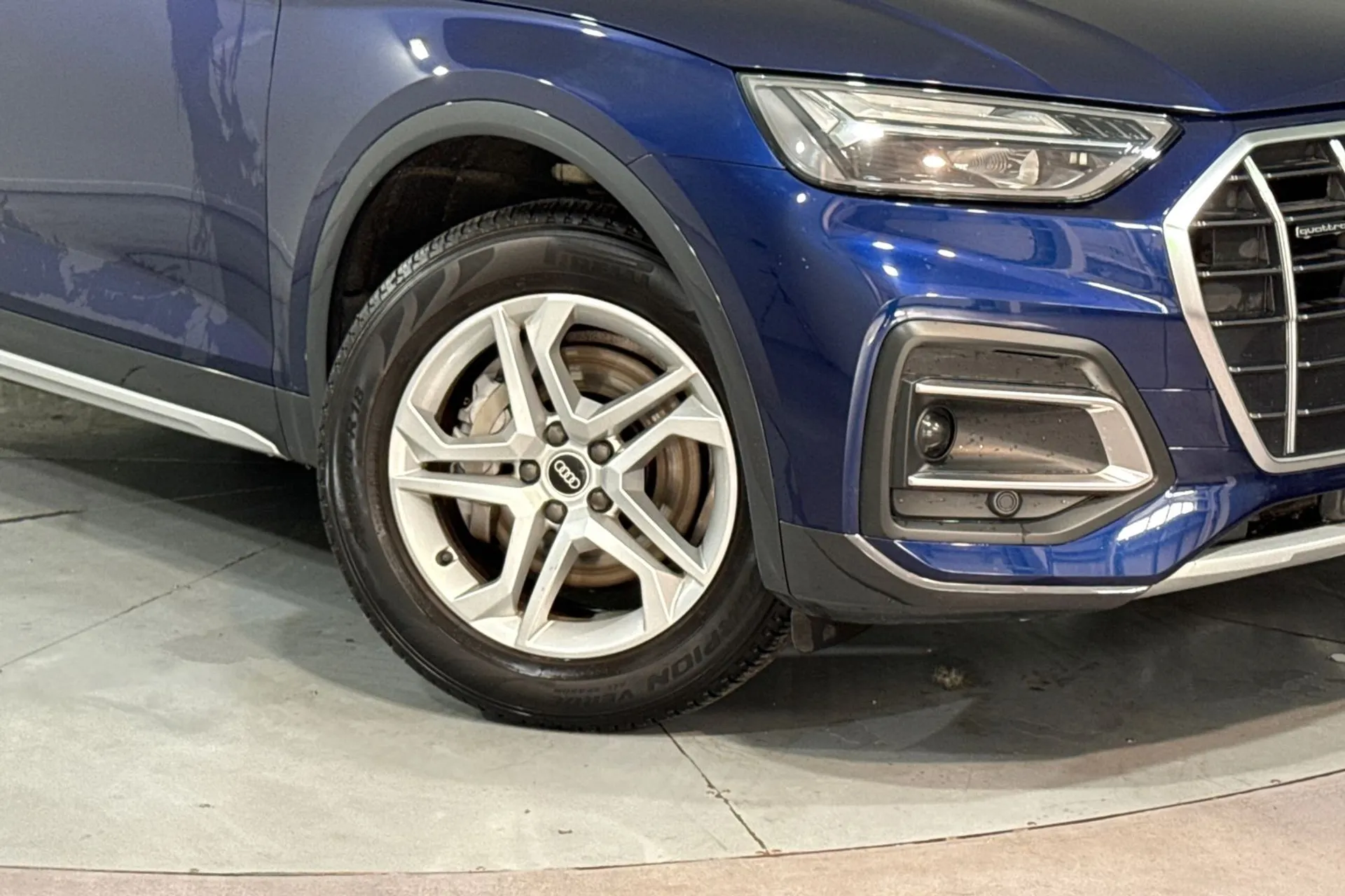 Audi Q5 thumbnail image number 11