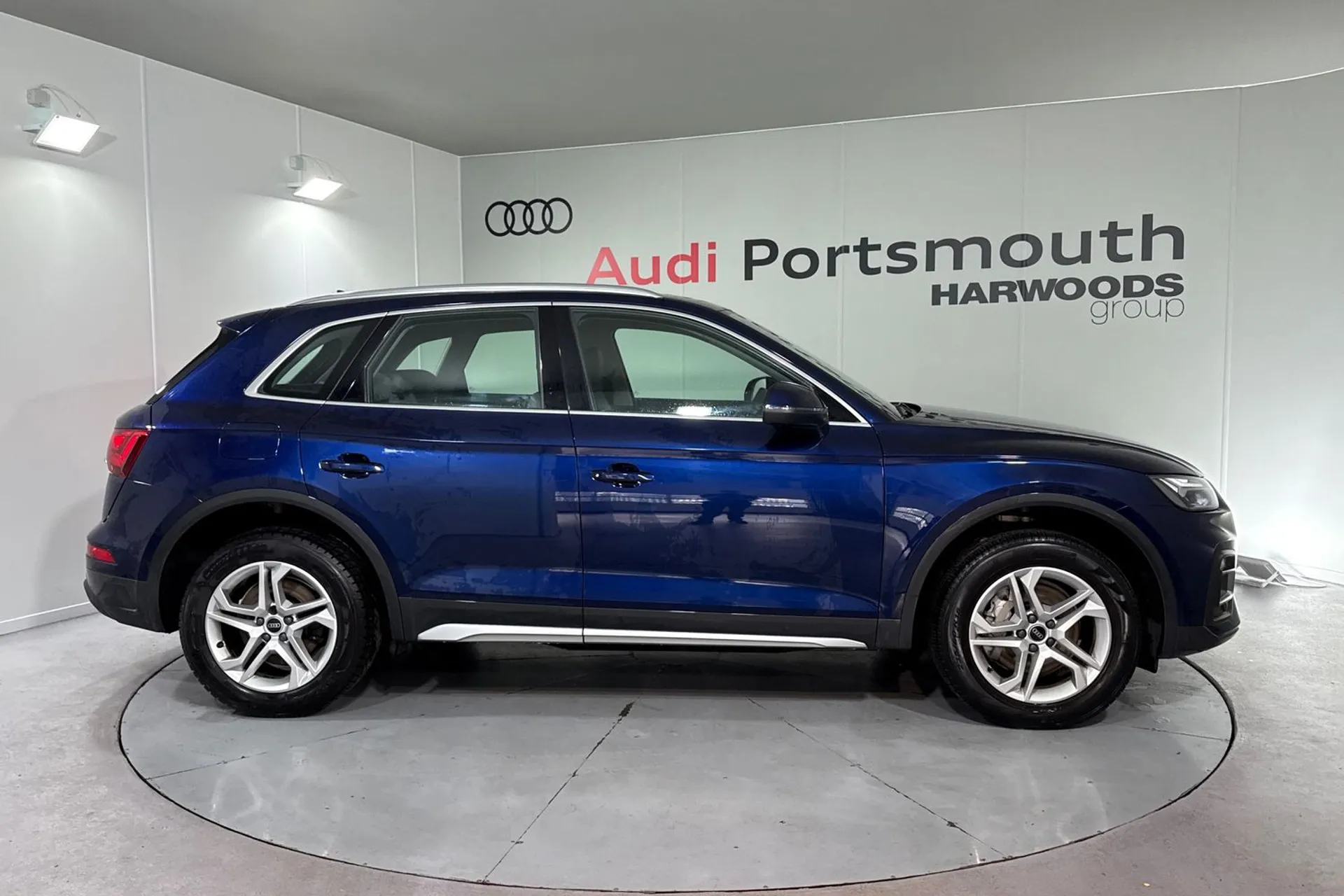 Audi Q5 thumbnail image number 2