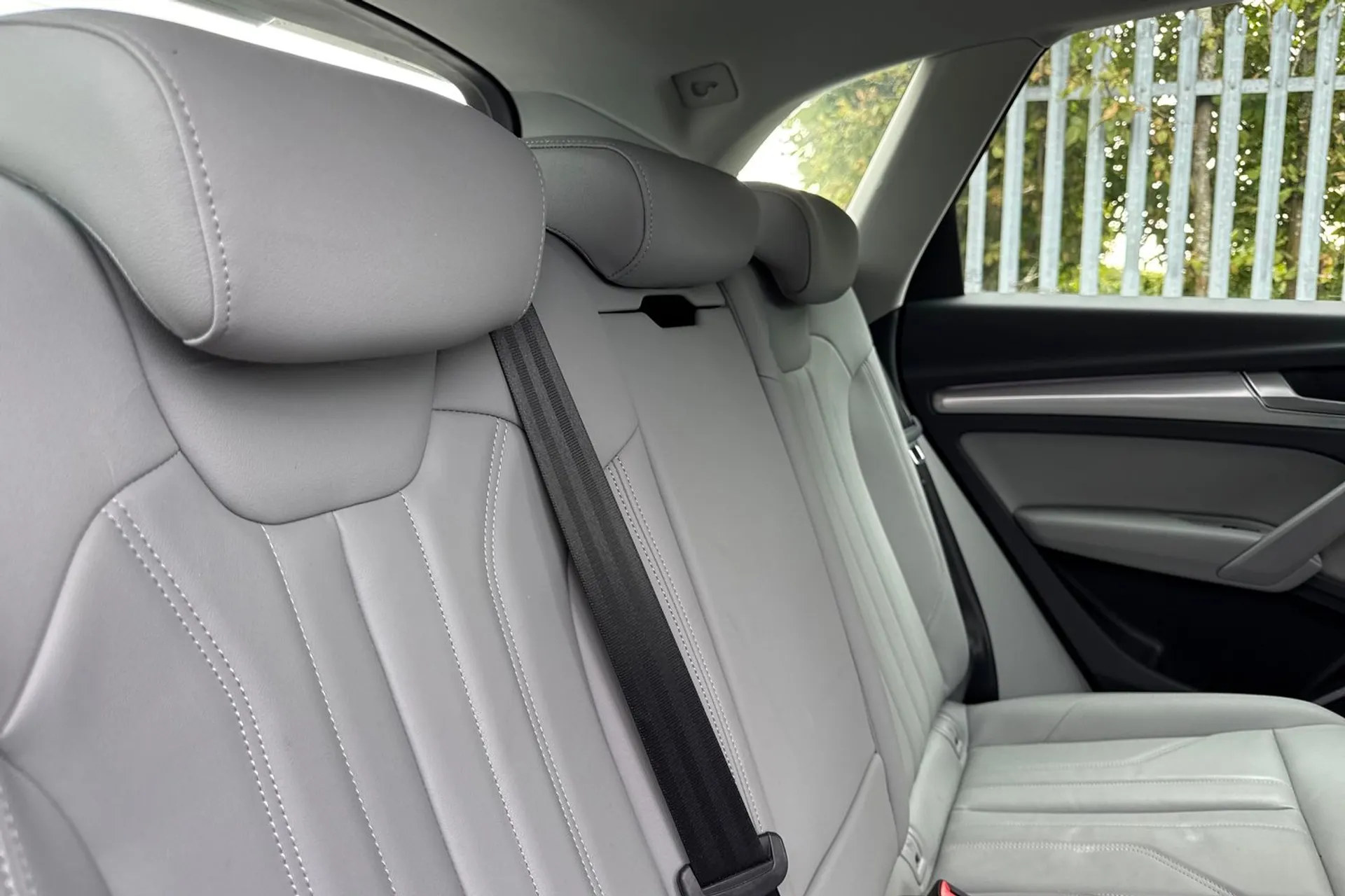 Audi Q5 thumbnail image number 21