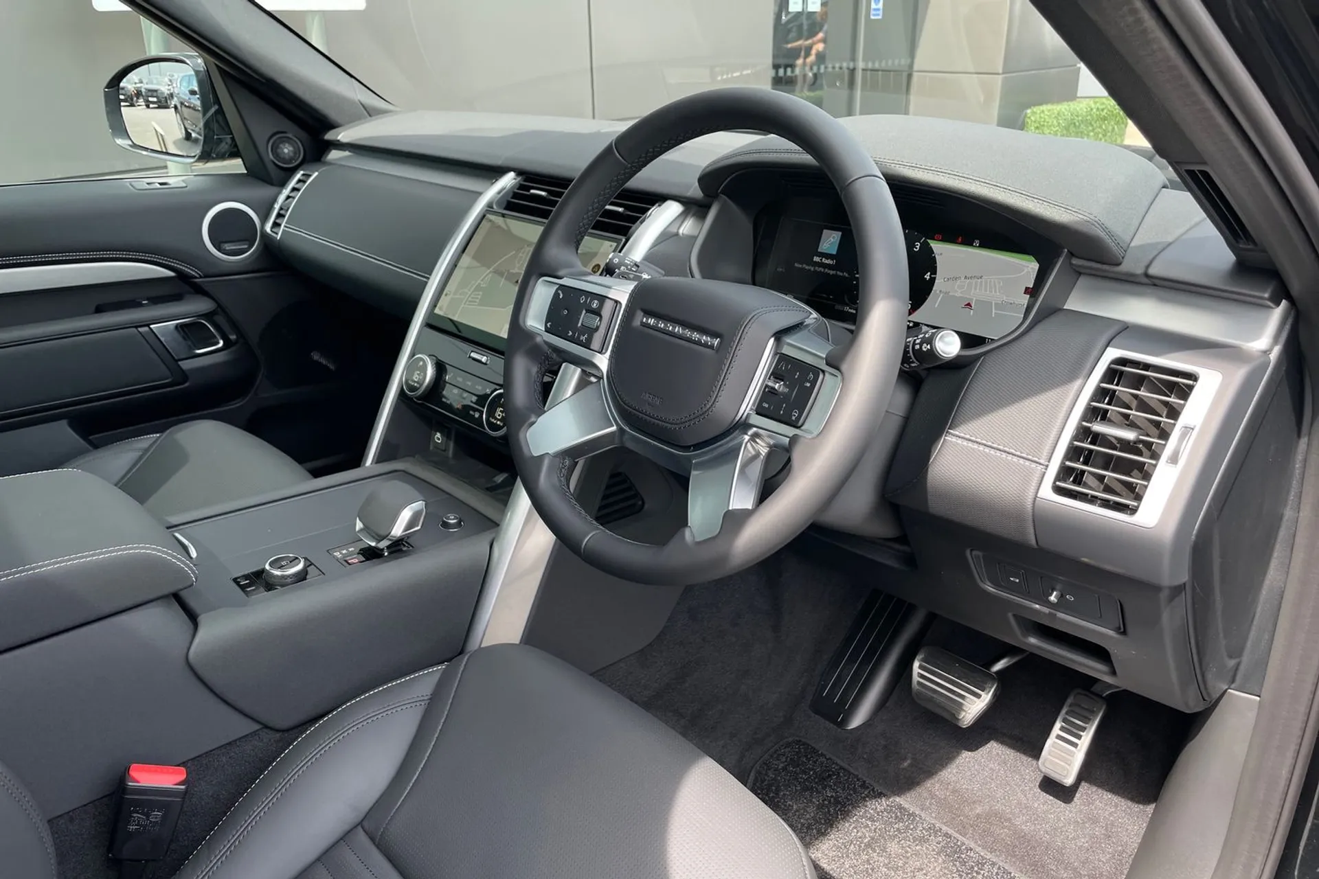 LAND ROVER DISCOVERY thumbnail image number 16