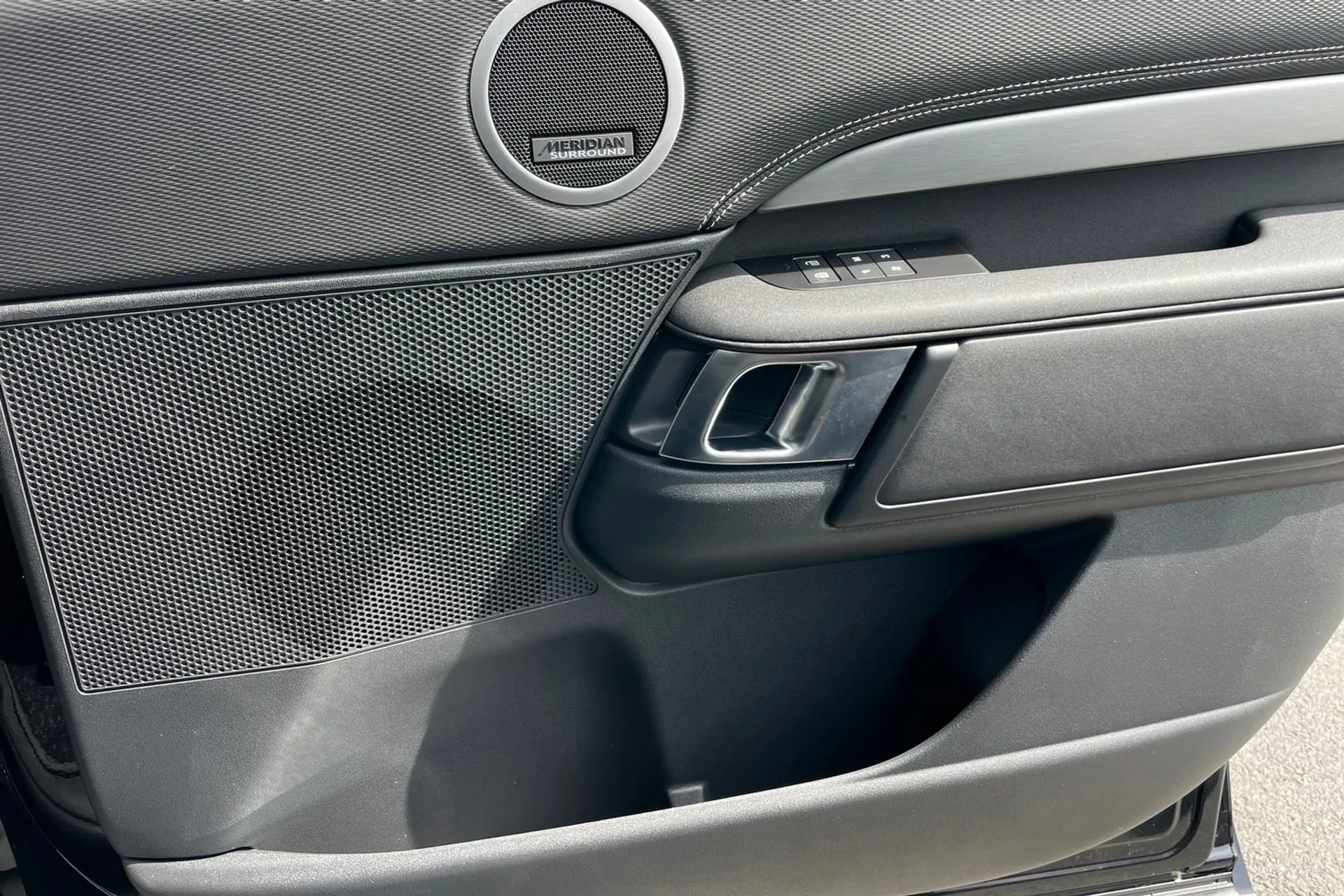 LAND ROVER DISCOVERY thumbnail image number 18