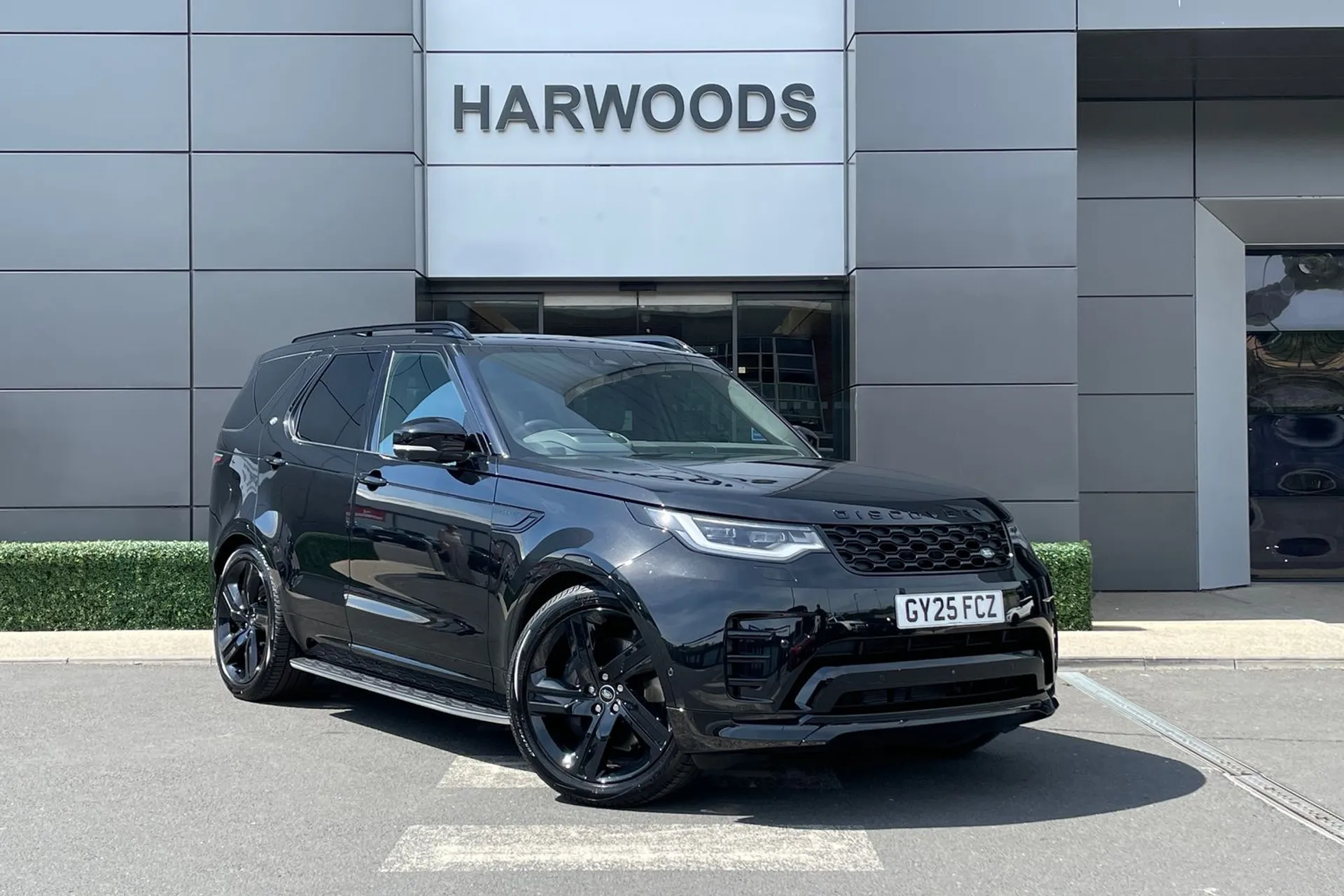 LAND ROVER DISCOVERY focused image