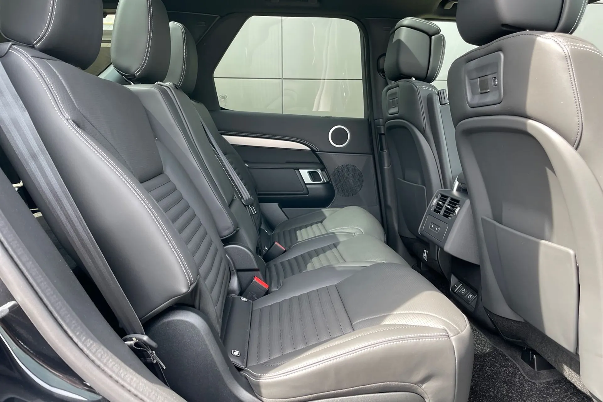 LAND ROVER DISCOVERY thumbnail image number 39