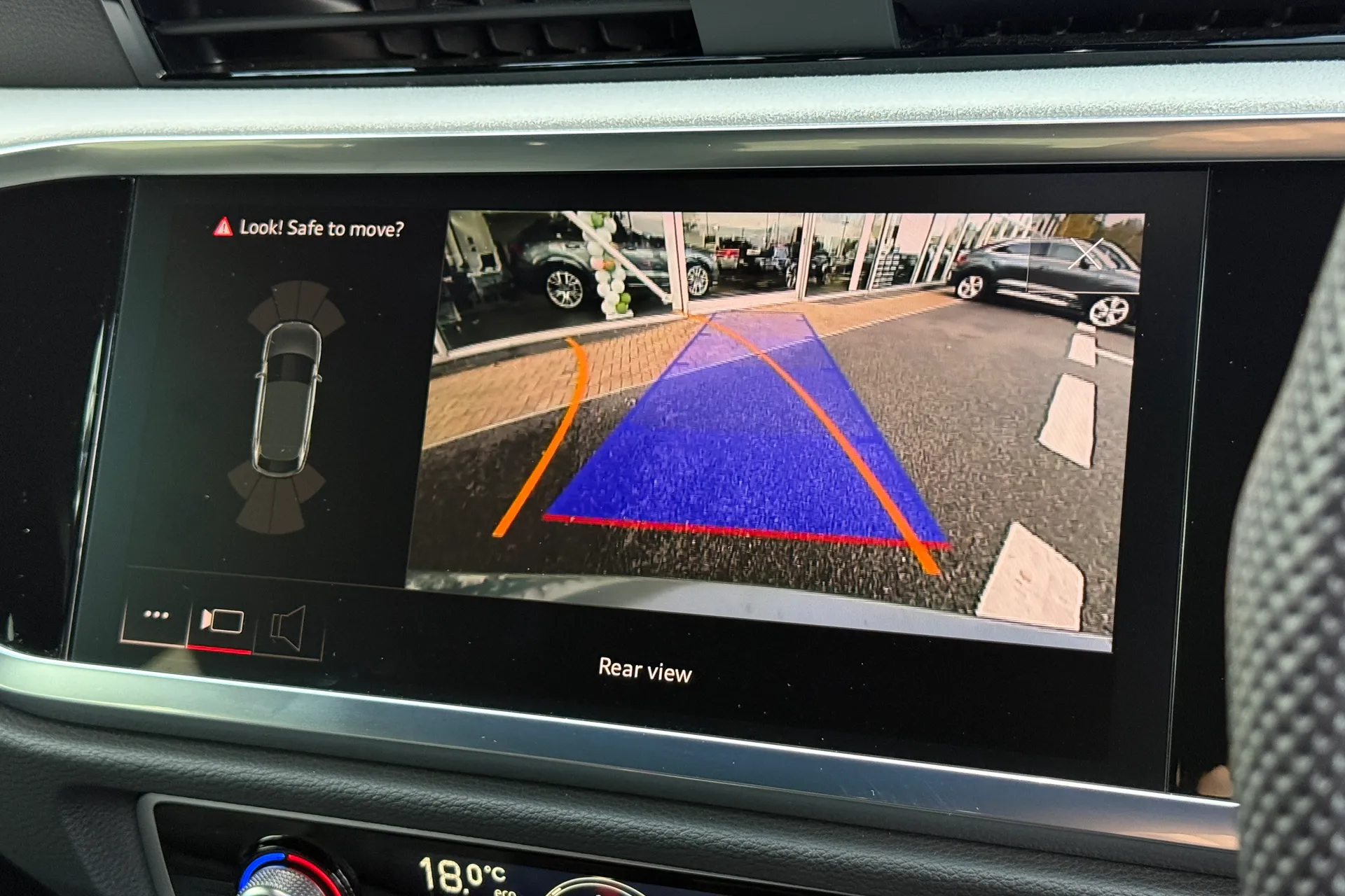 Audi Q3 thumbnail image number 4