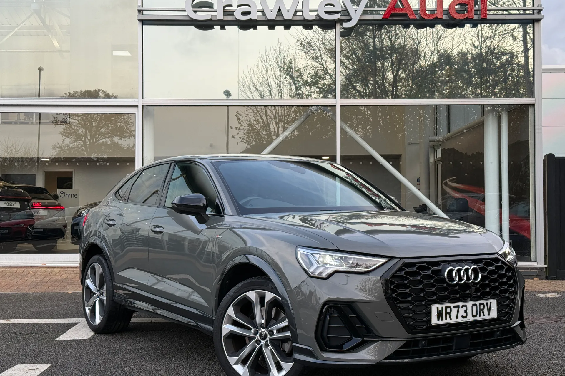 Audi Q3 focused image