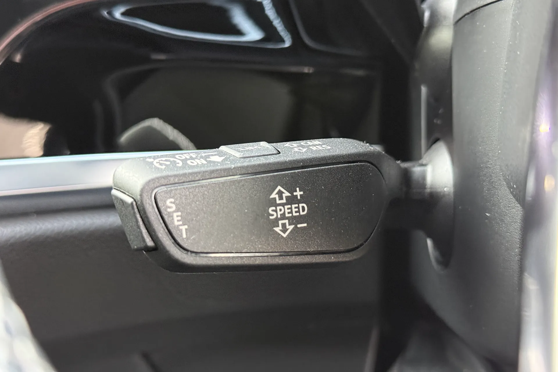 Audi Q3 thumbnail image number 16