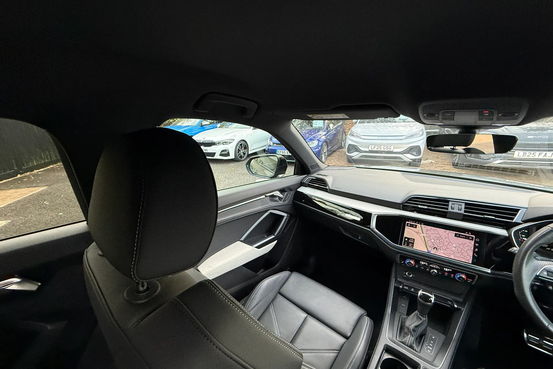 Audi Q3 thumbnail image number 29