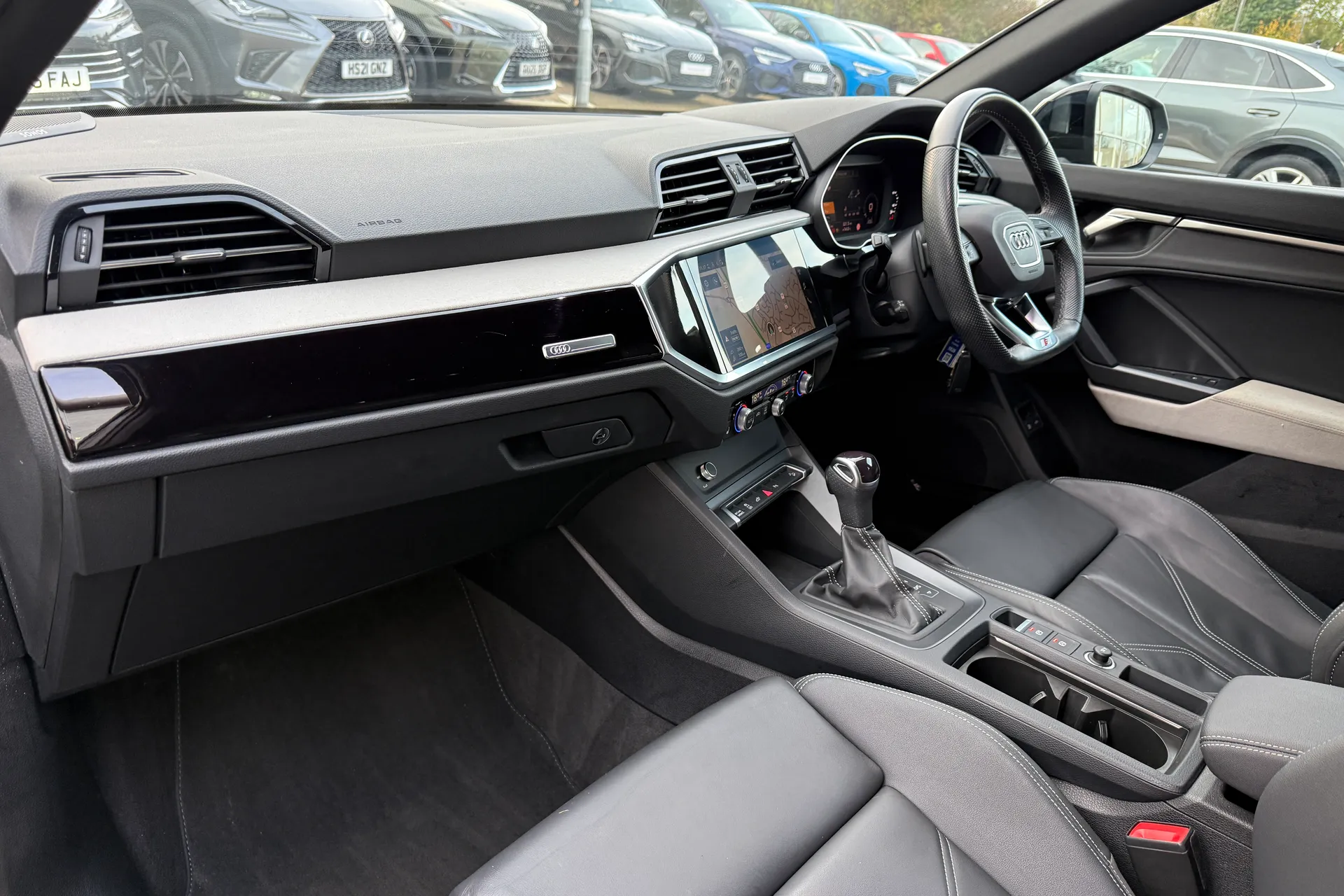 Audi Q3 thumbnail image number 48