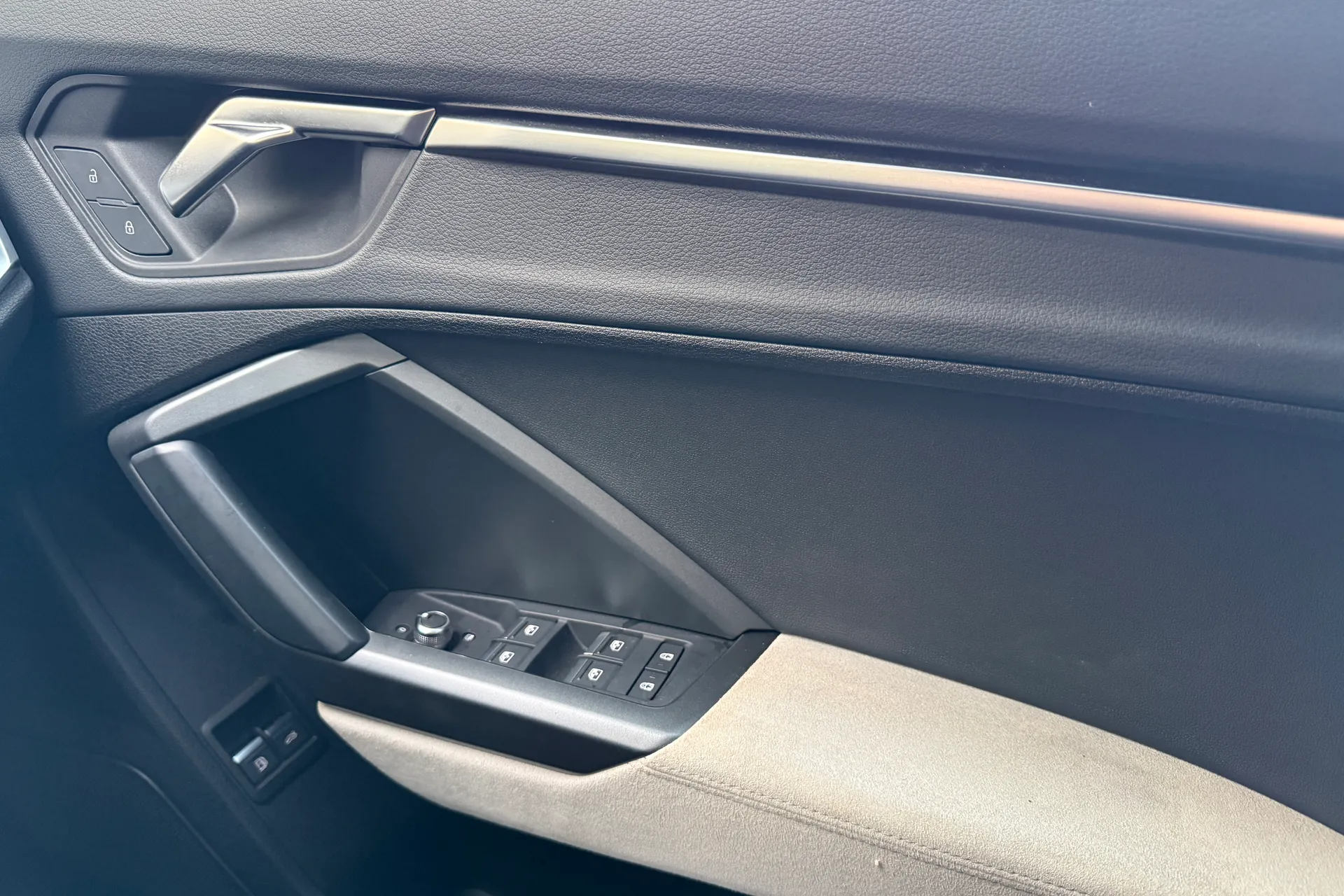 Audi Q3 thumbnail image number 23