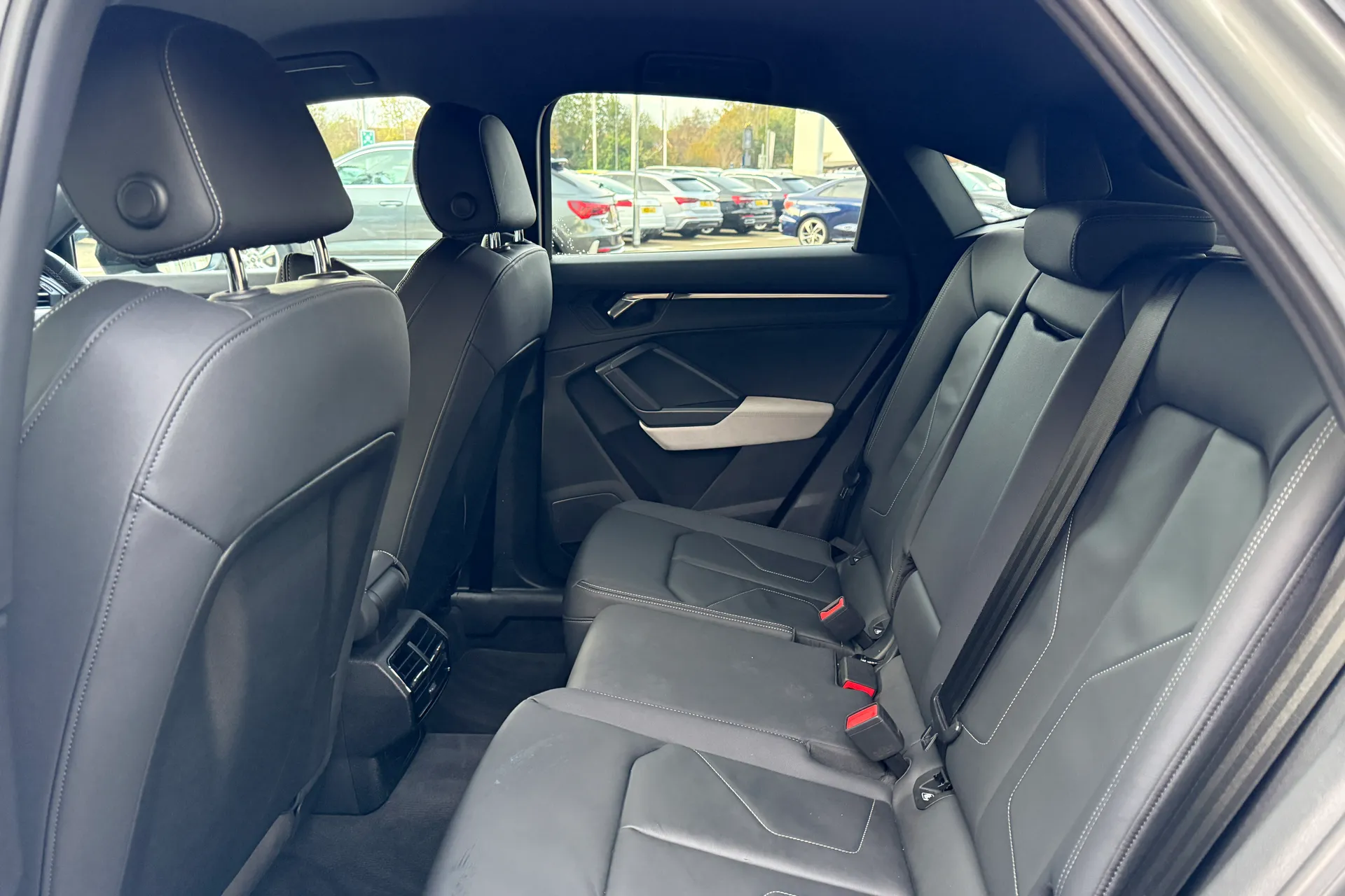 Audi Q3 thumbnail image number 47