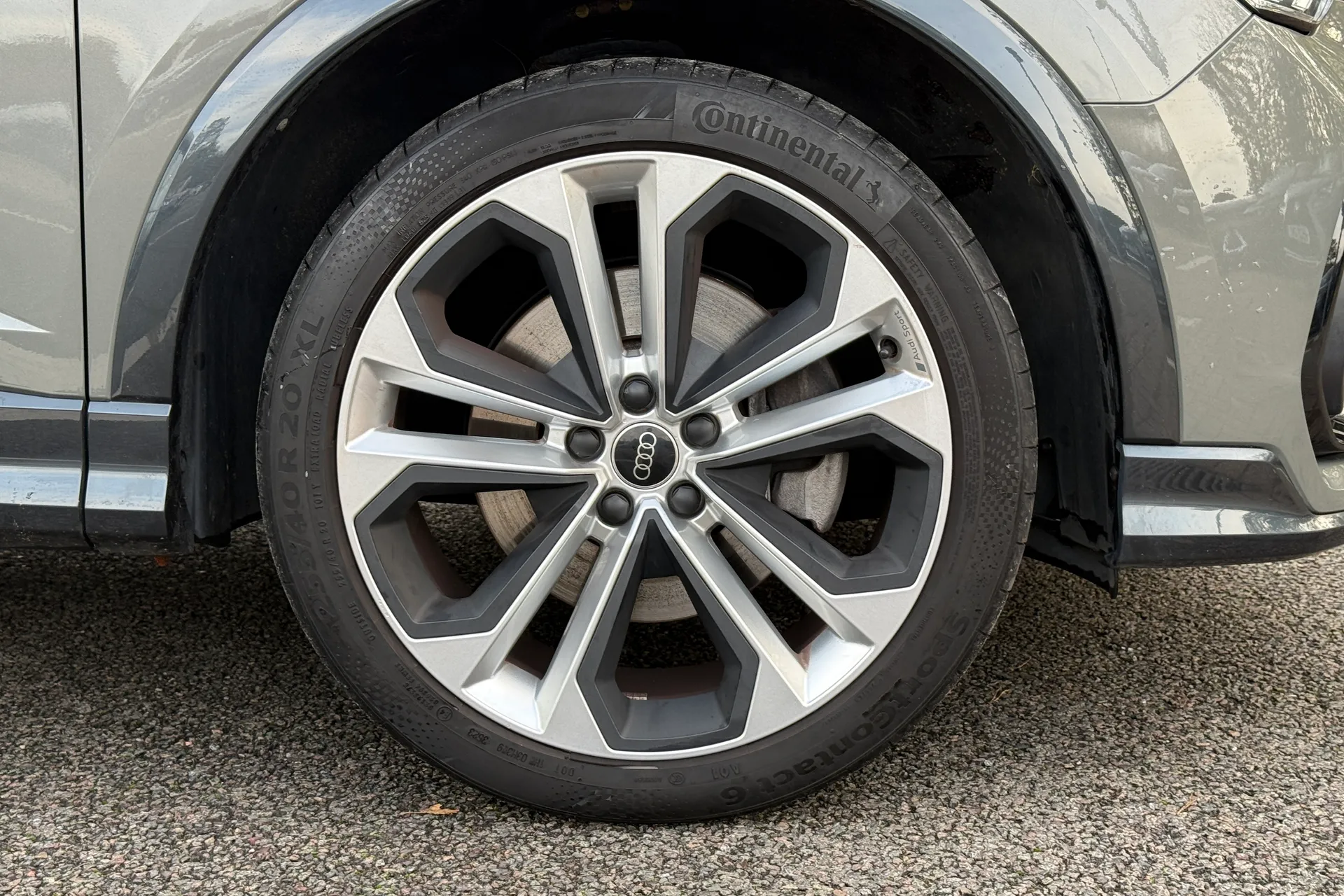 Audi Q3 thumbnail image number 24