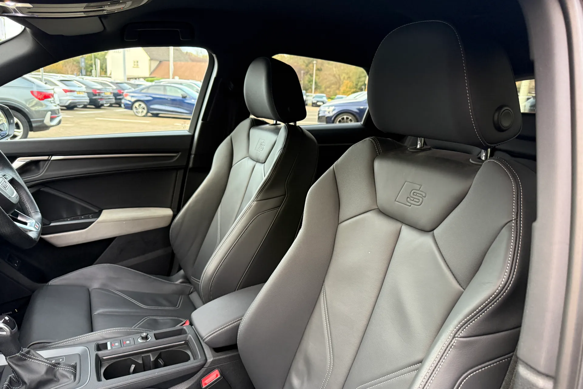 Audi Q3 thumbnail image number 49