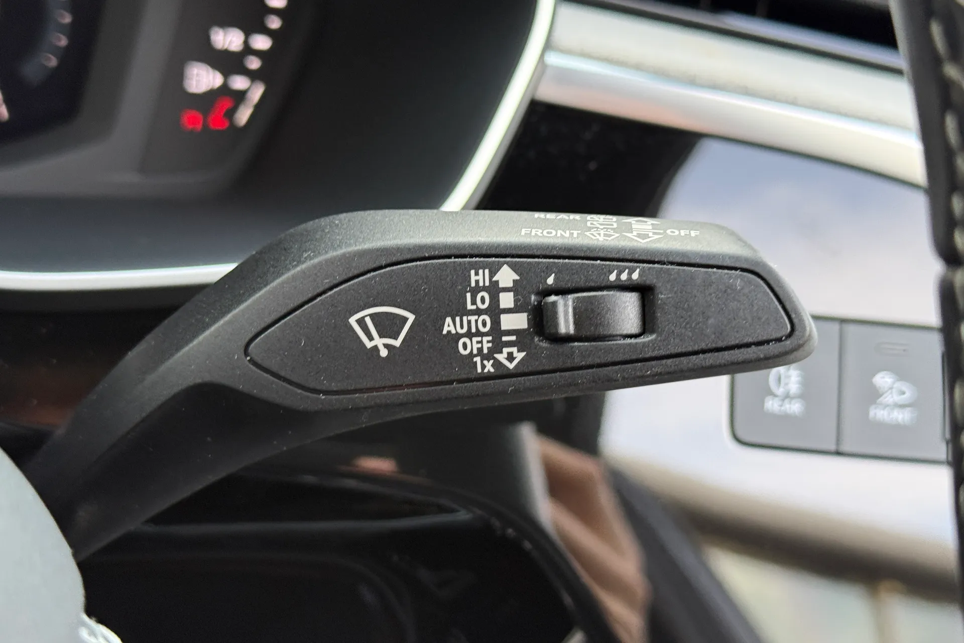 Audi Q3 thumbnail image number 18