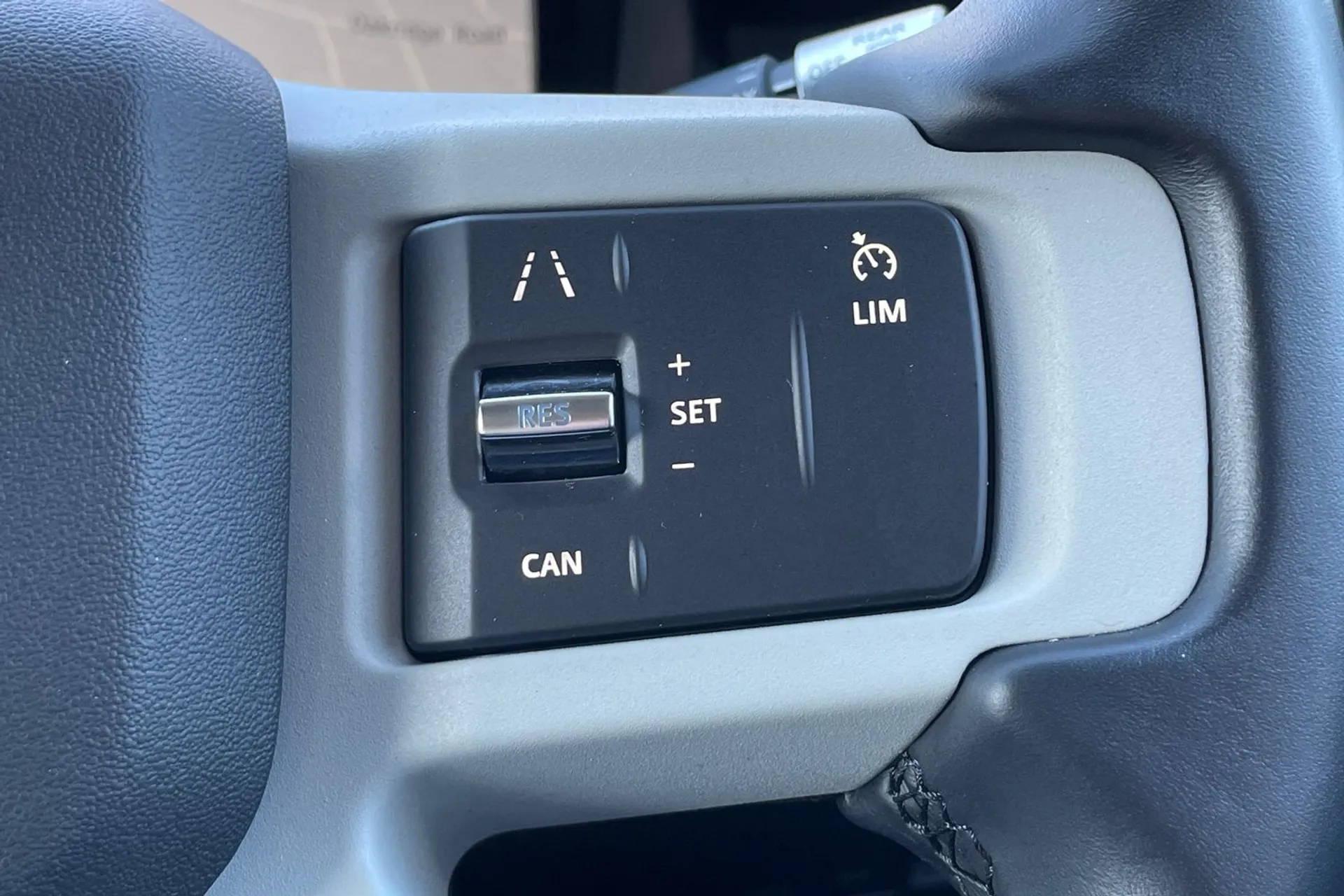 LAND ROVER DEFENDER thumbnail image number 27
