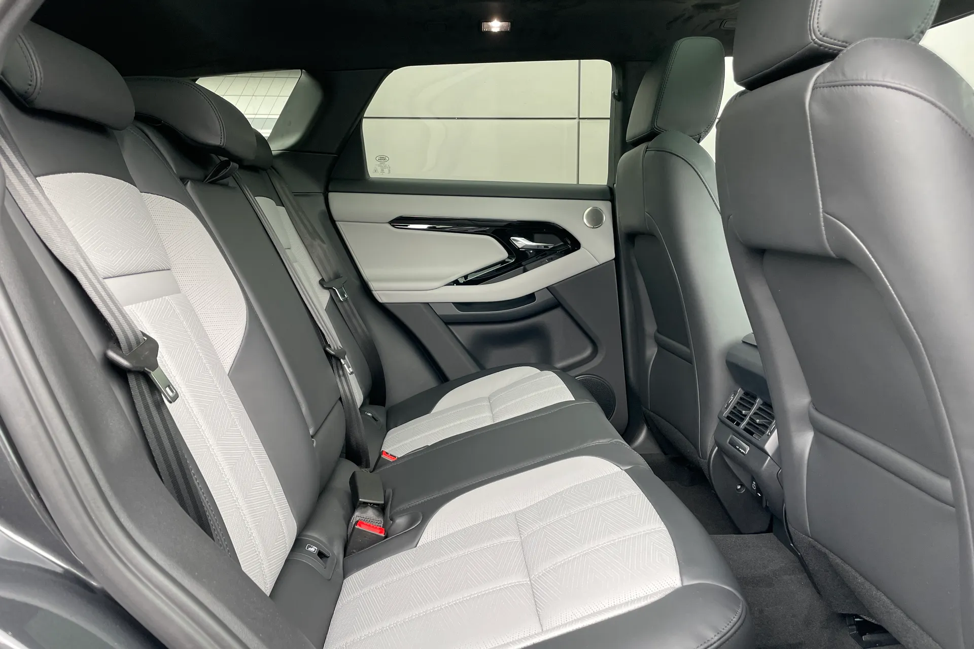 LAND ROVER RANGE ROVER EVOQUE thumbnail image number 19