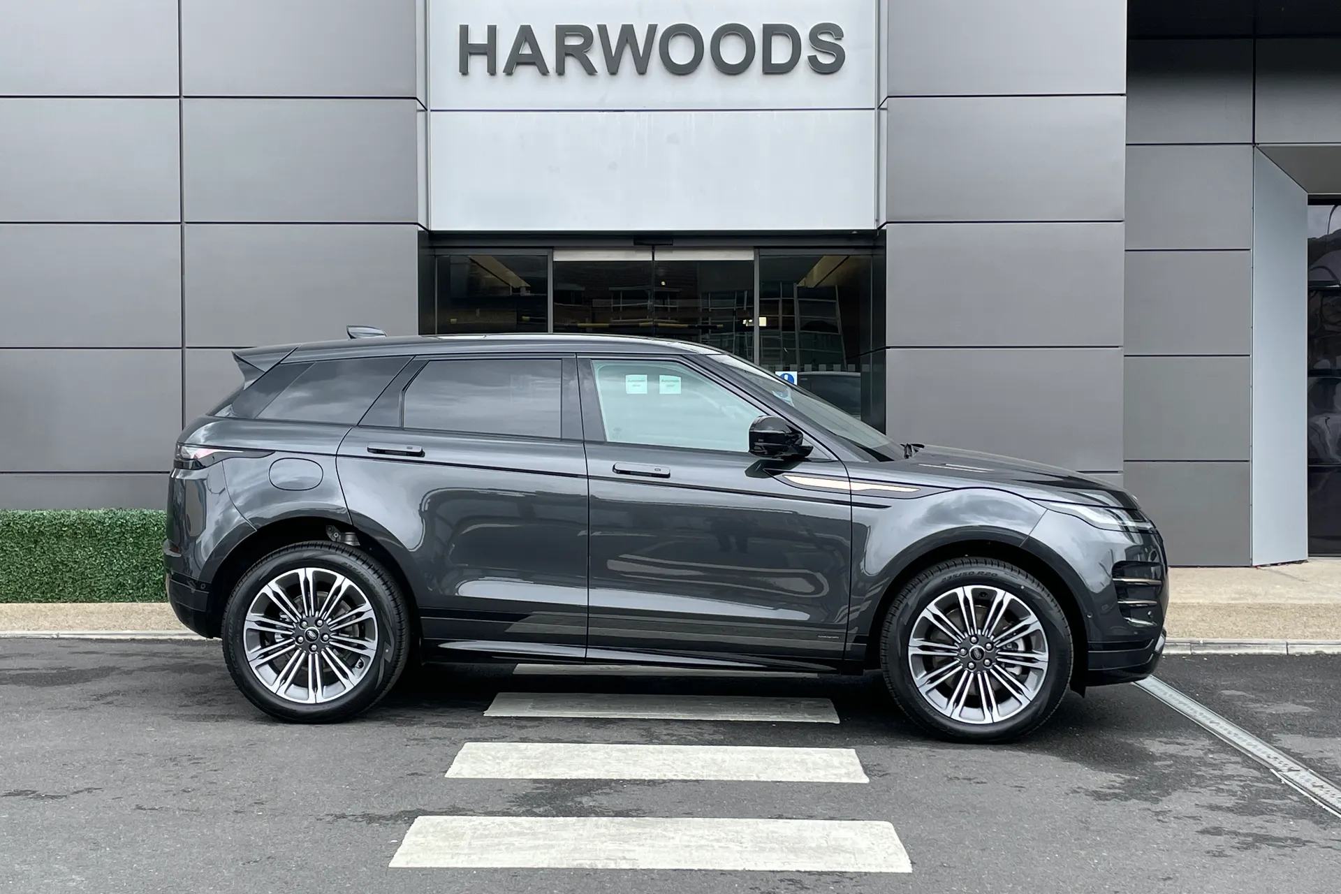 LAND ROVER RANGE ROVER EVOQUE thumbnail image number 2