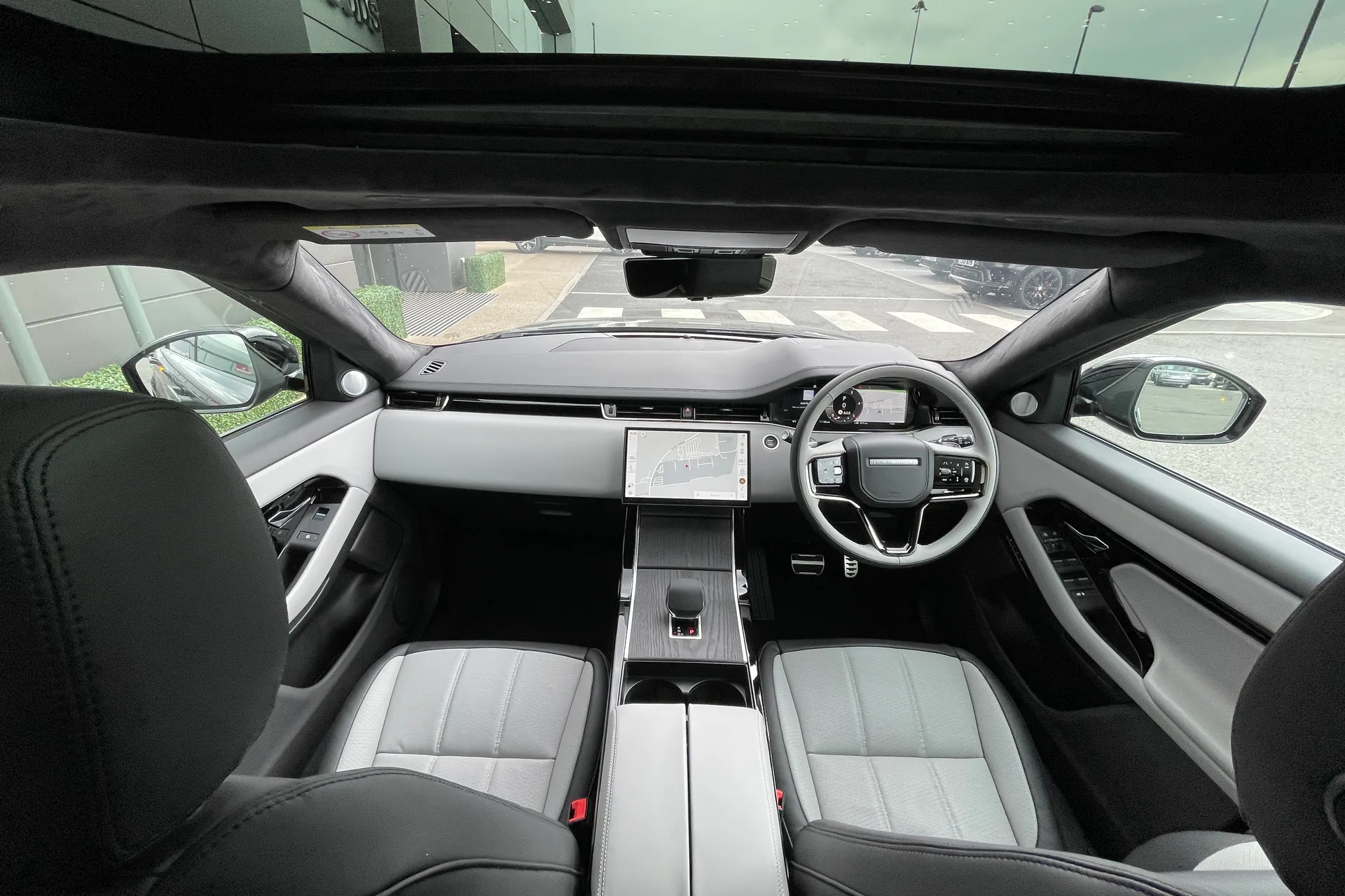 LAND ROVER RANGE ROVER EVOQUE thumbnail image number 4