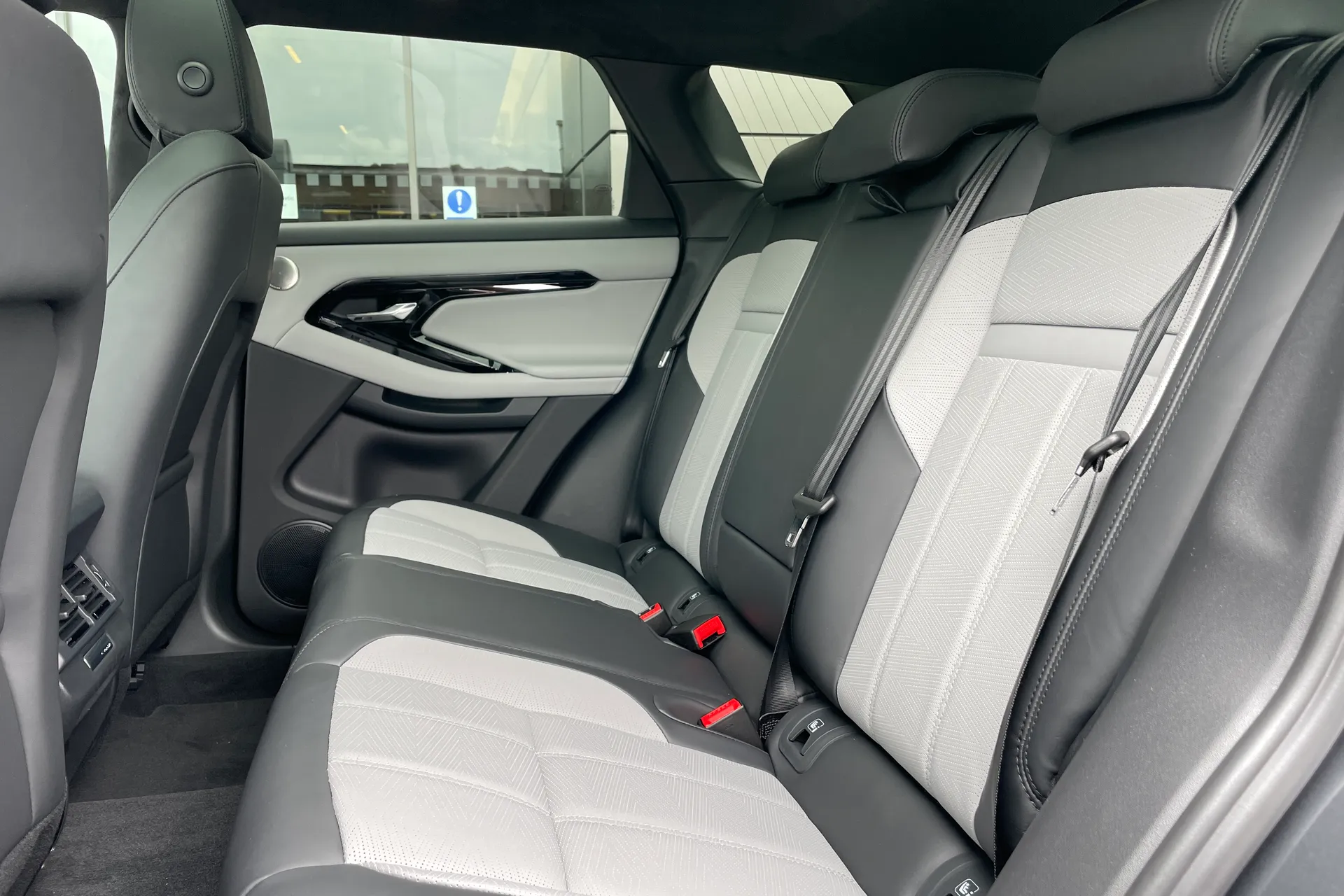 LAND ROVER RANGE ROVER EVOQUE thumbnail image number 52