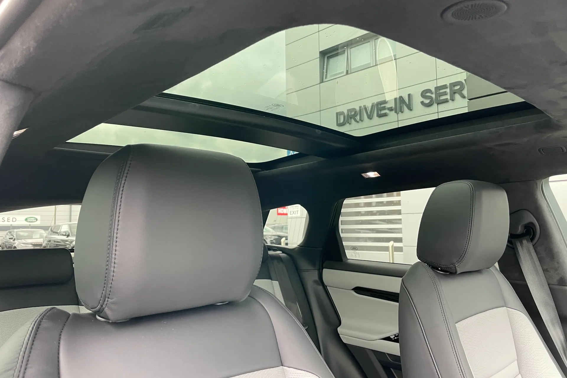 LAND ROVER RANGE ROVER EVOQUE thumbnail image number 8