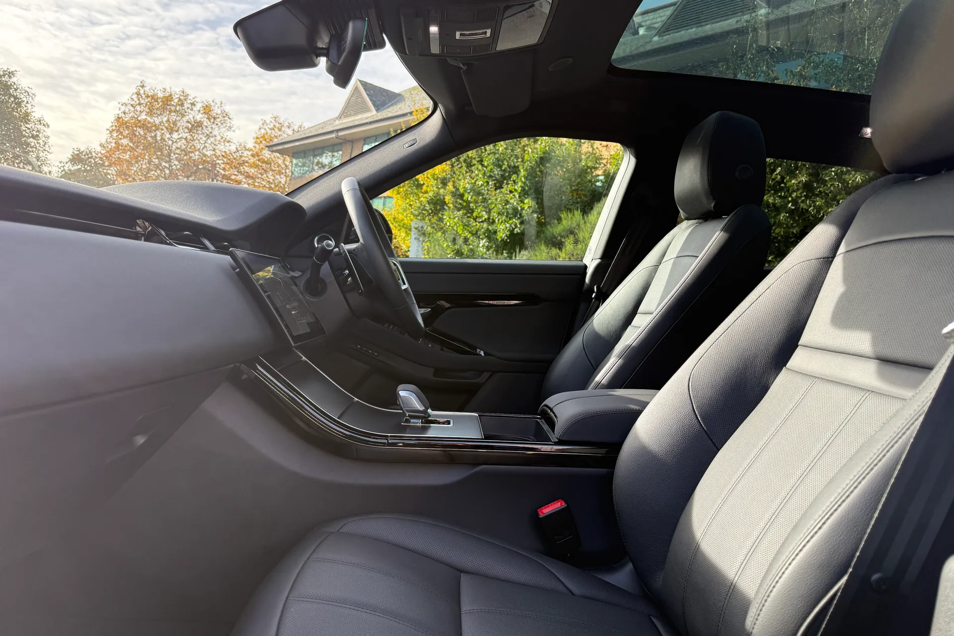 LAND ROVER RANGE ROVER EVOQUE thumbnail image number 44